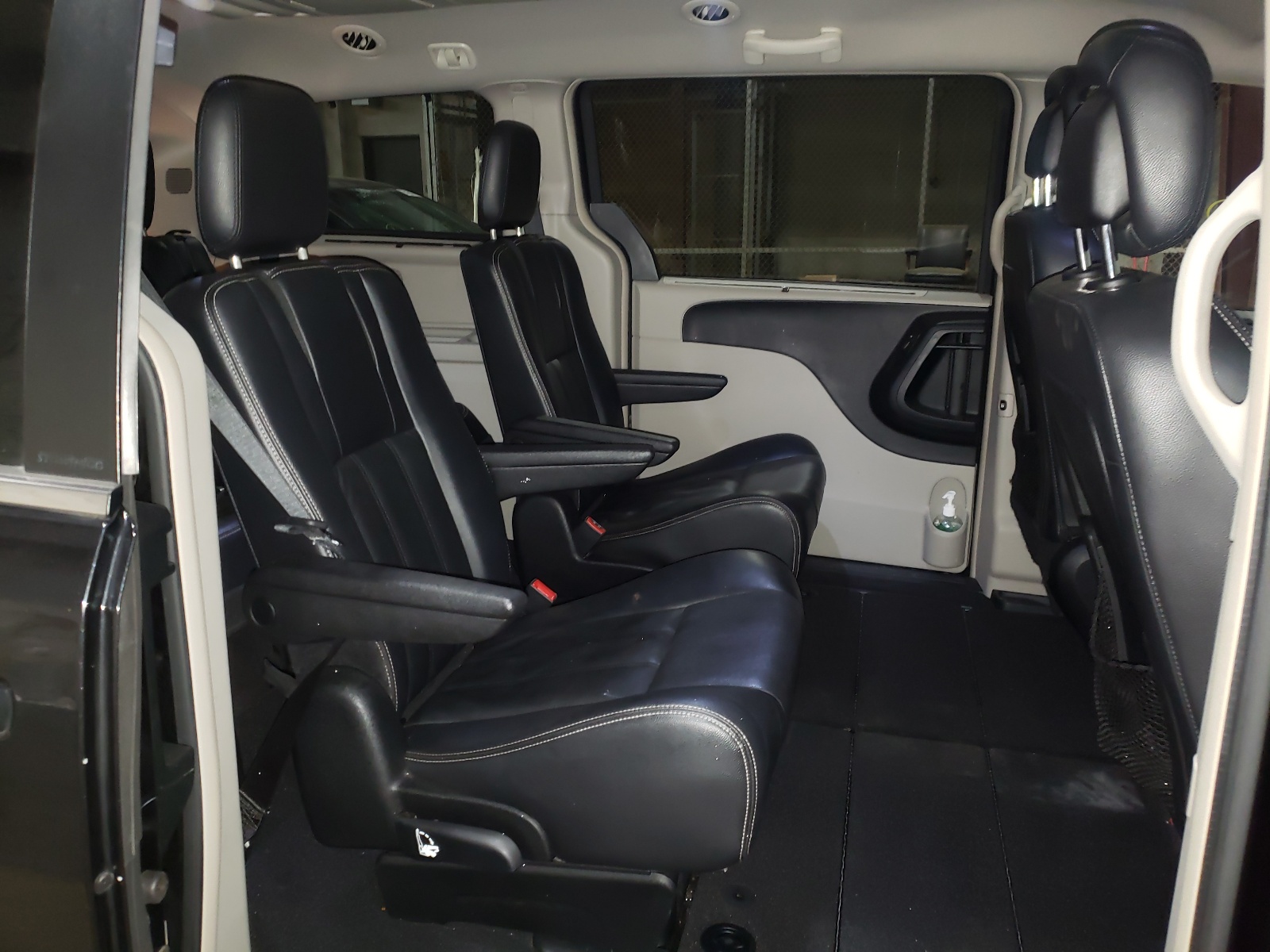 Photo 6 from auction – 2013 CHRYSLER TOWN & COU with VIN 2C4RC1BG3DR559441