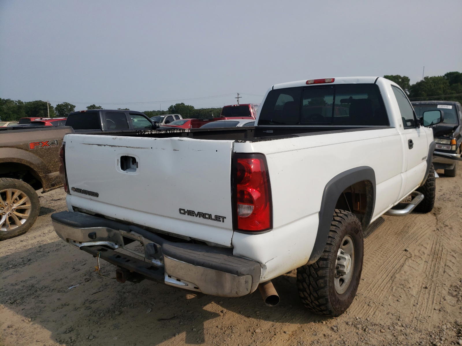 Photo 4 from auction – 2005 CHEVROLET SILVERADO with VIN 1GCHC24U05E155743
