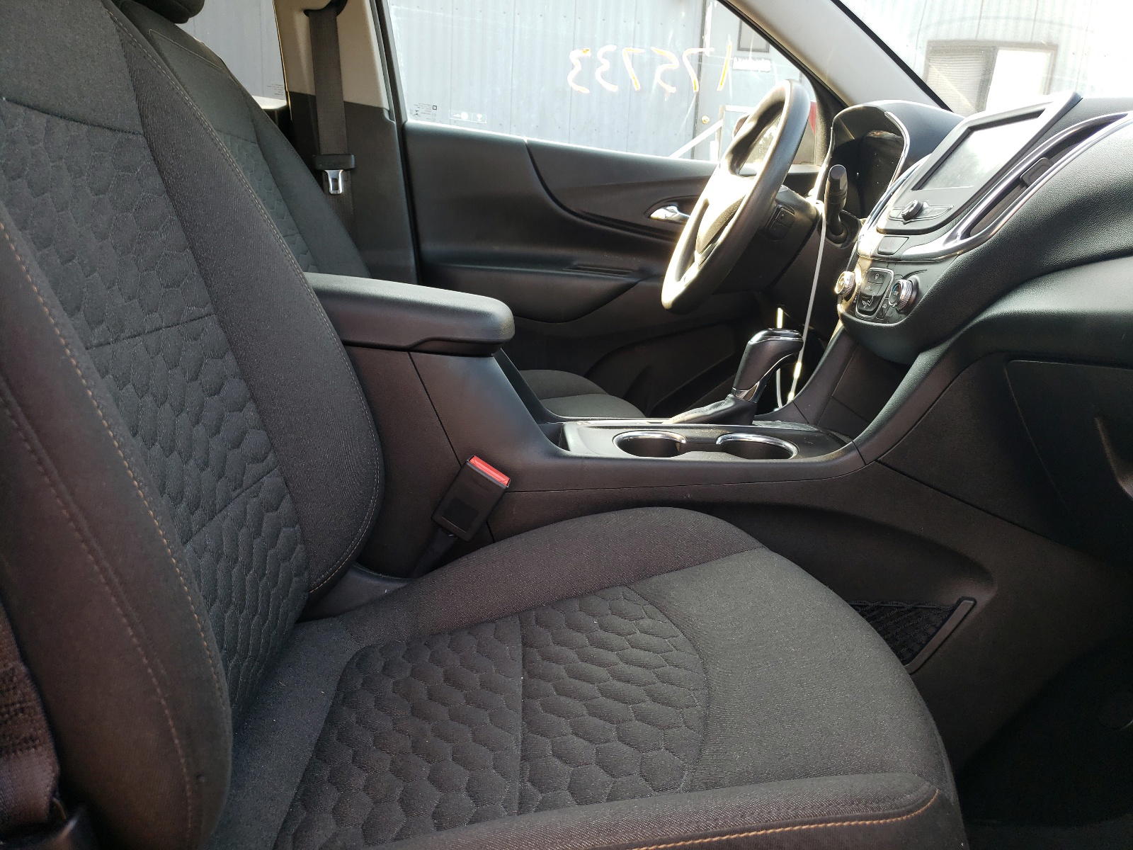Photo 5 from auction – 2018 CHEVROLET EQUINOX LT with VIN 3GNAXJEV9JS528339