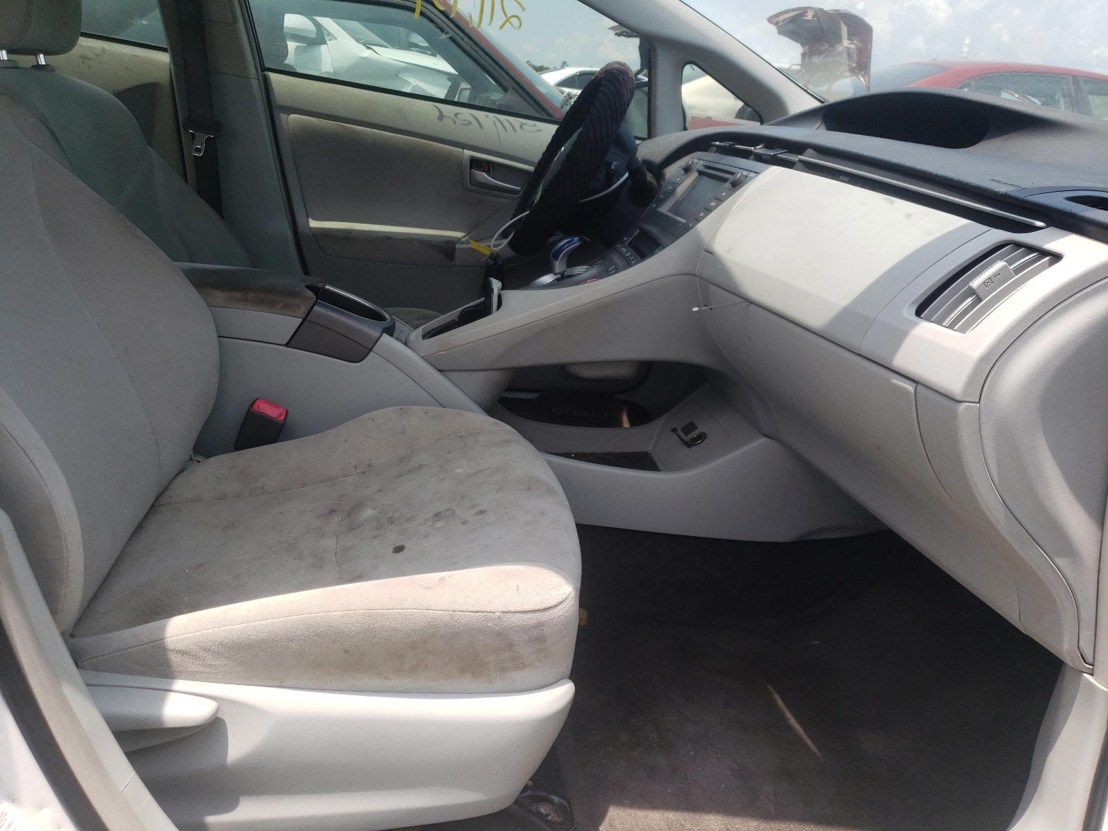 Photo 5 from auction – 2013 TOYOTA PRIUS with VIN JTDKN3DU8D0350071