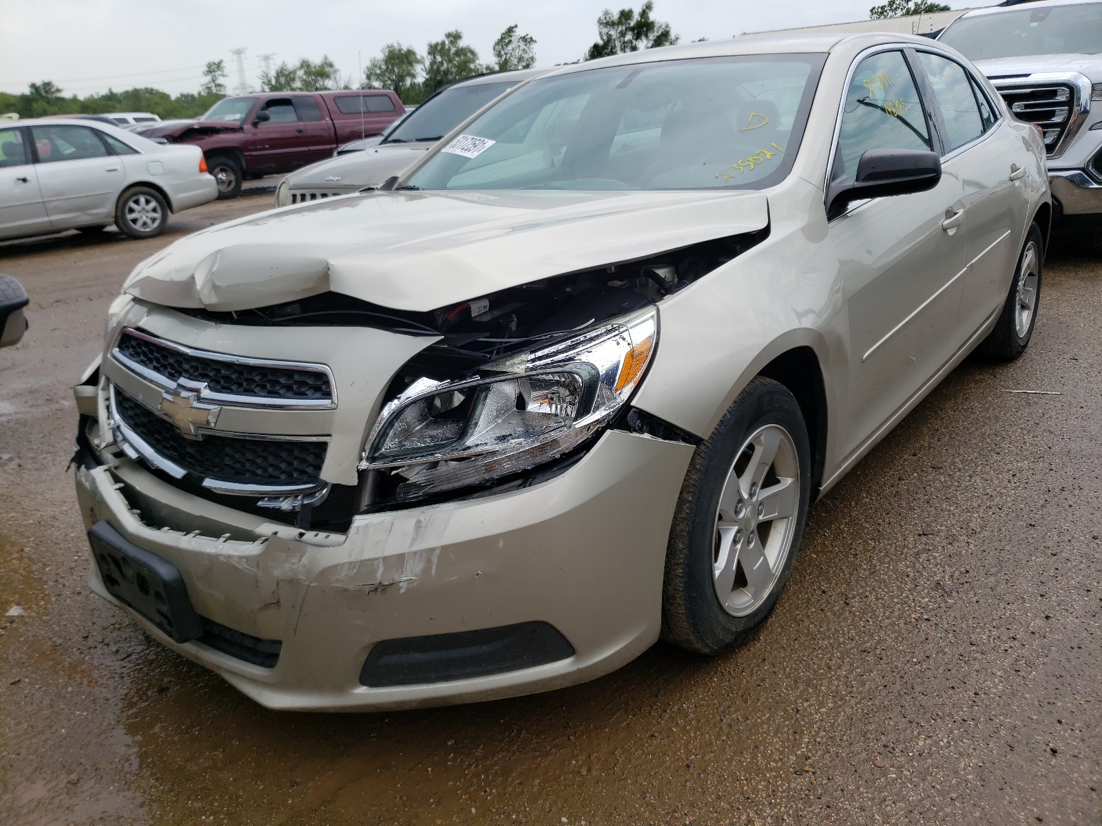 Photo 2 from auction – 2013 CHEVROLET MALIBU LS with VIN 1G11B5SA1DF235021