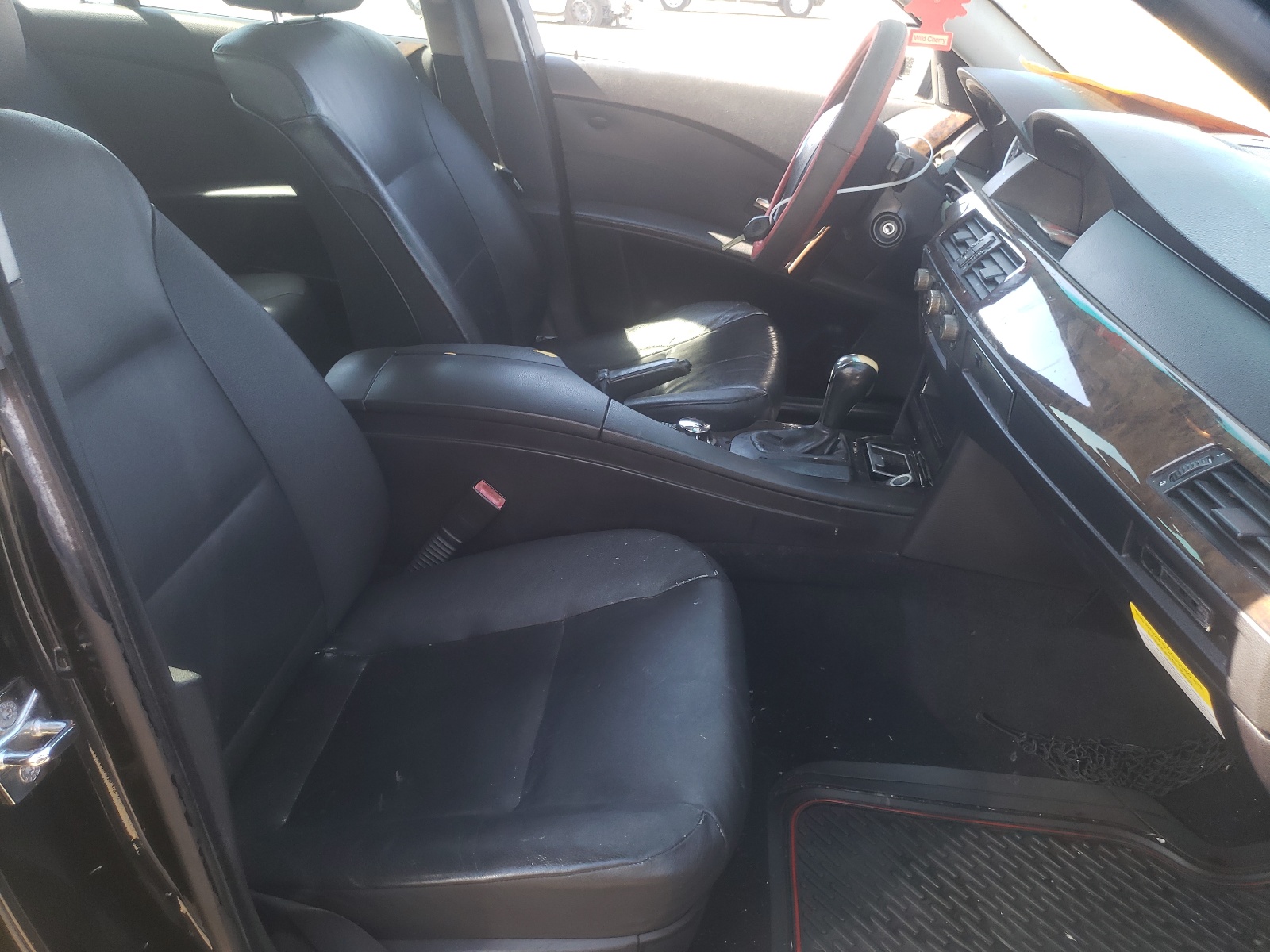 Photo 5 from auction – 2005 BMW 530 I with VIN WBANA73595CR58656
