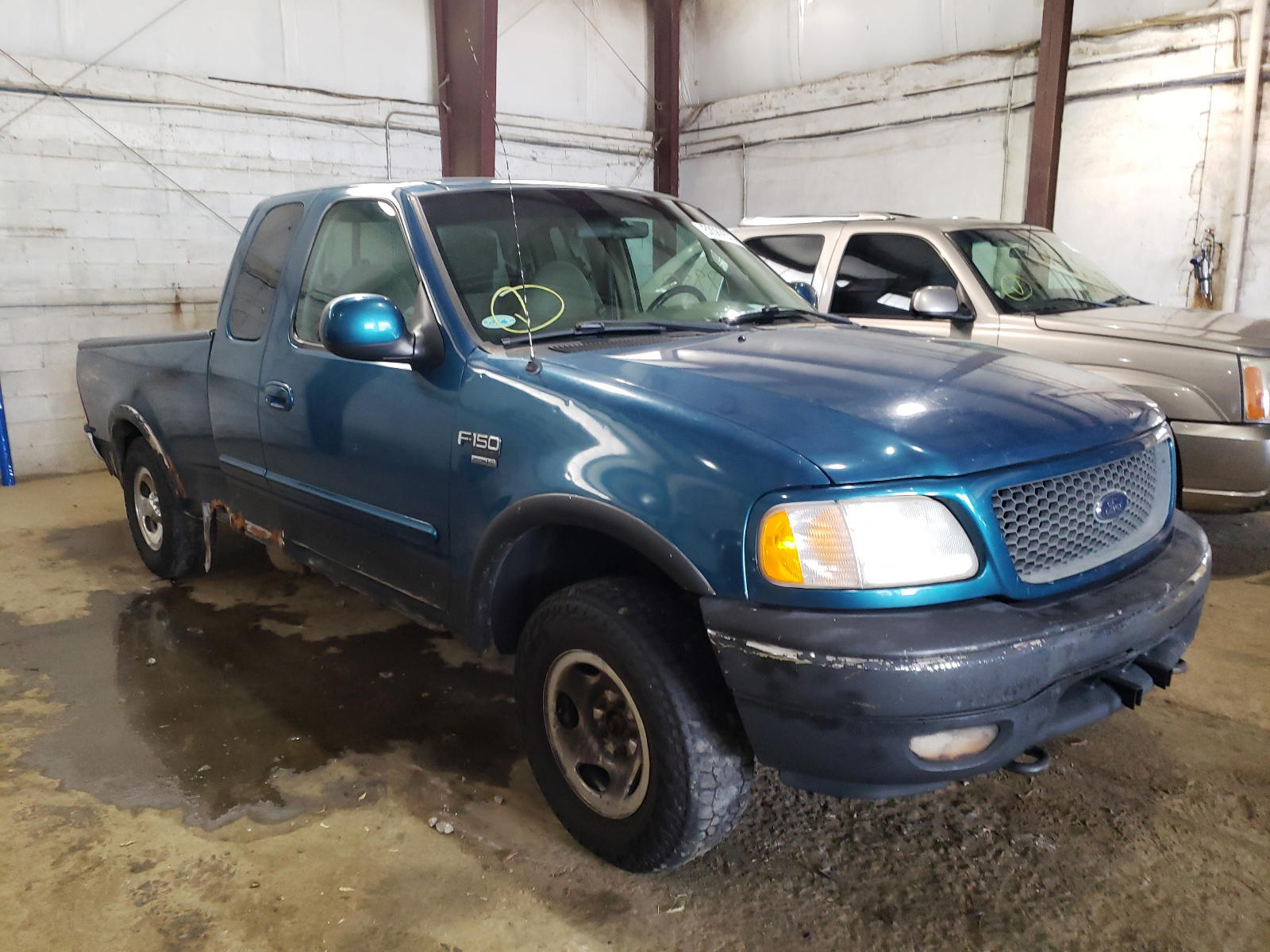 FORD F150 2000 with VIN 1FTRX18LXYNA49065 - Photo from auction