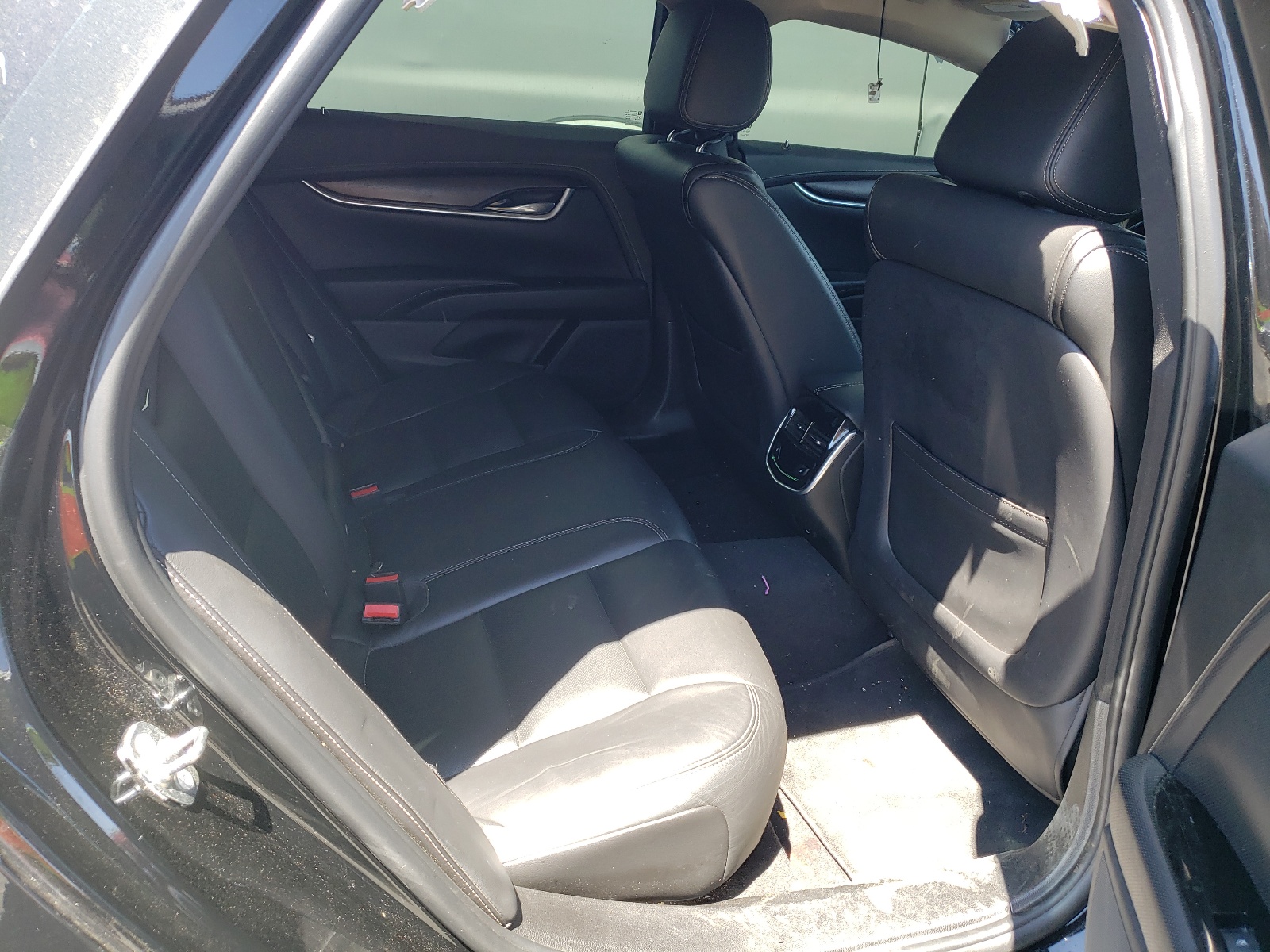 Photo 6 from auction – 2019 CADILLAC XTS with VIN 2G61M5S34K9137161