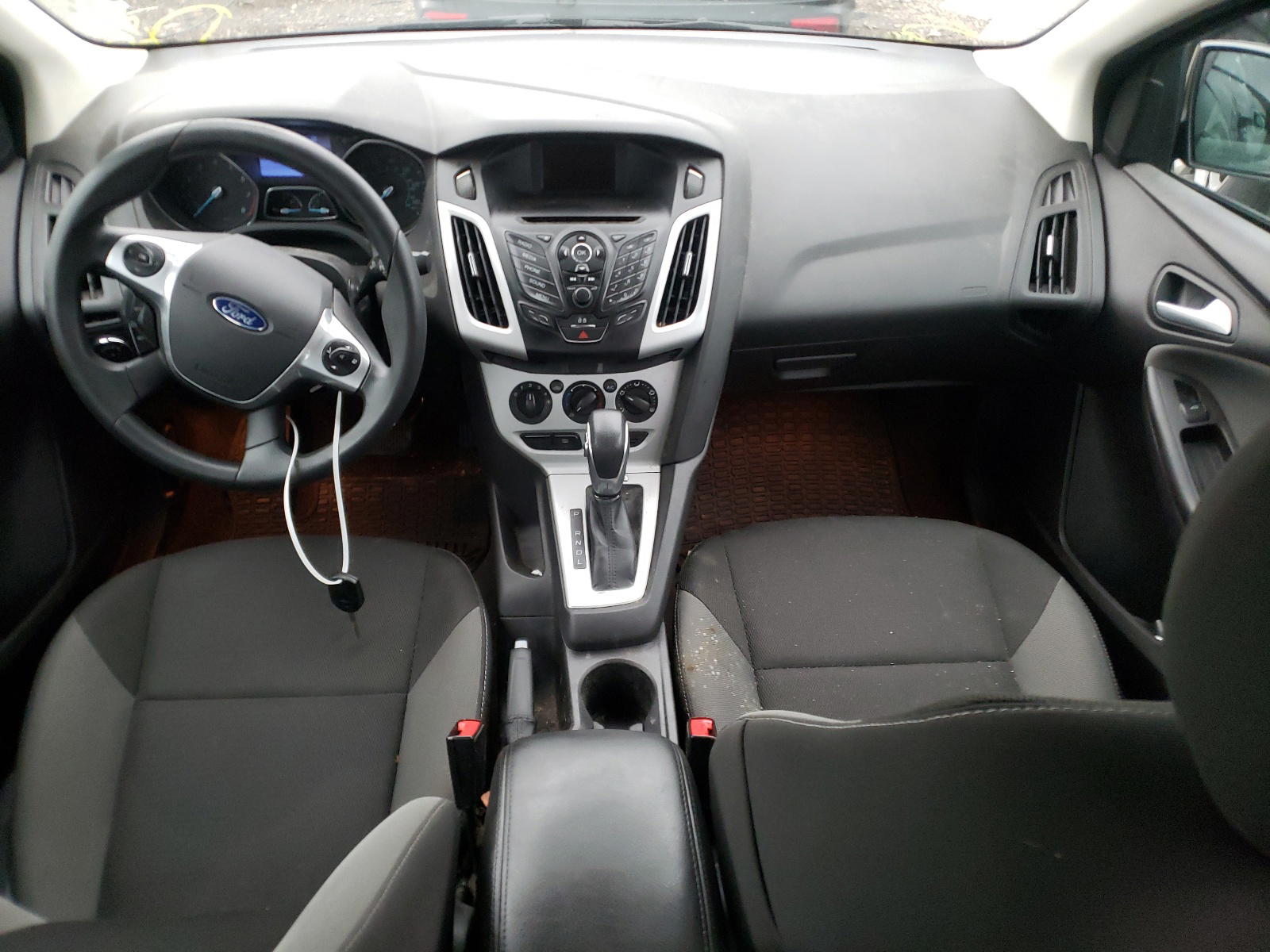 Photo 9 from auction – 2014 FORD FOCUS SE with VIN 1FADP3F22EL427523