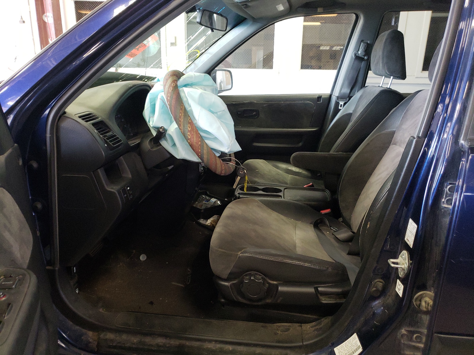 Photo 5 from auction – 2004 HONDA CR-V EX with VIN JHLRD78824C017100