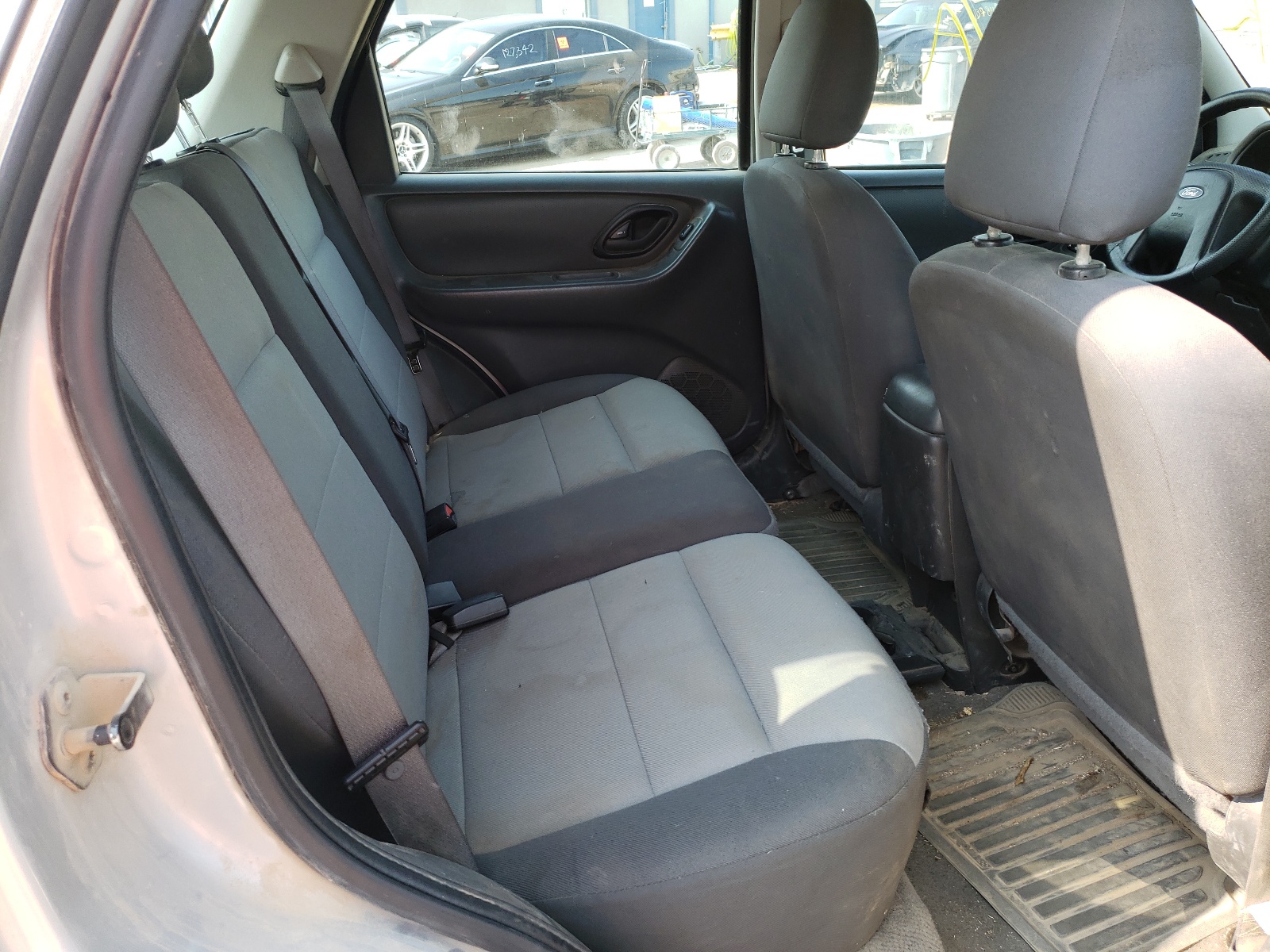 Photo 6 from auction – 2007 FORD ESCAPE XLS with VIN 1FMYU92Z87KA03410
