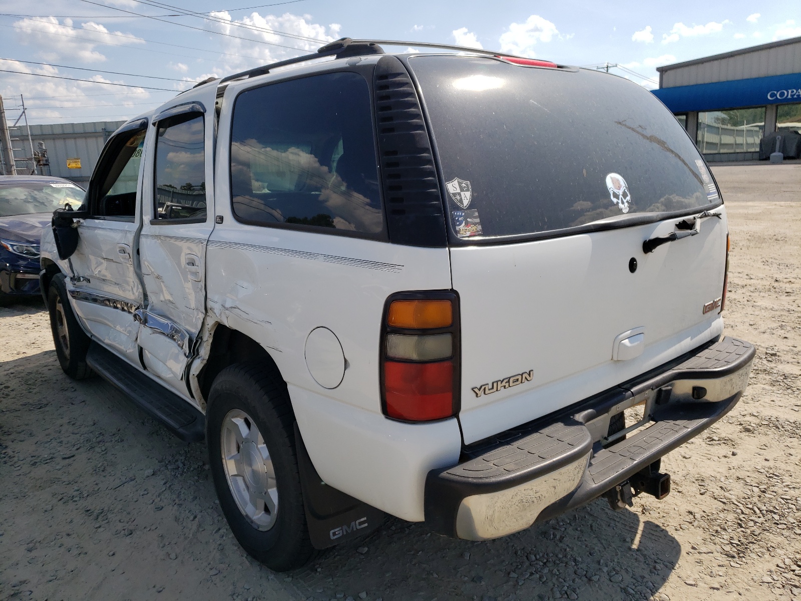 Photo 3 from auction – 2005 GMC YUKON with VIN 1GKEC13T75J200968