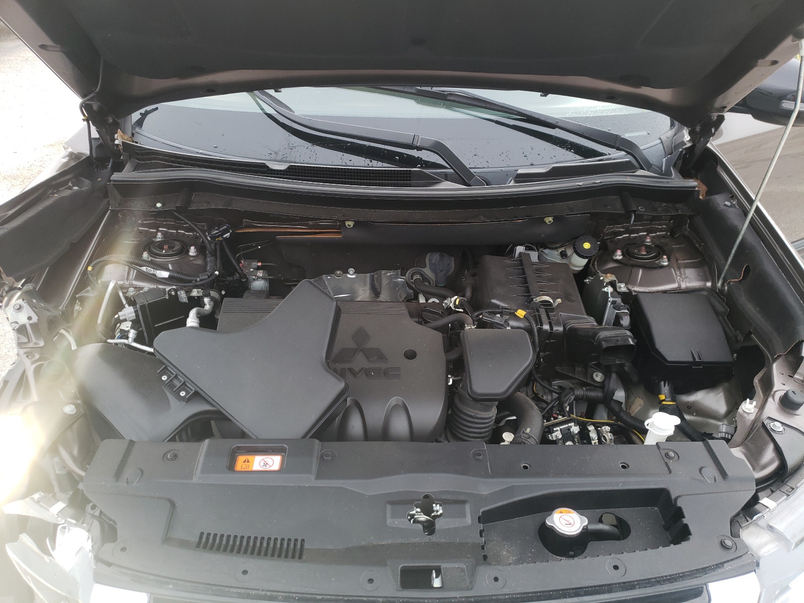 Zdjęcie 7 z aukcji – 2018 MITSUBISHI OUTLANDER z VIN JA4AD3A33JZ019989