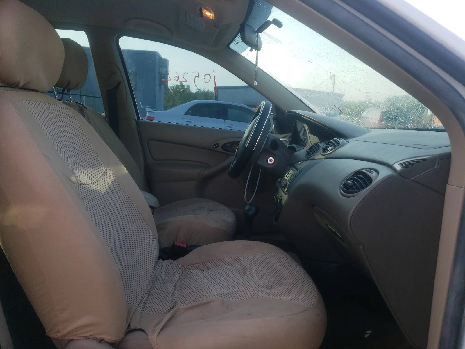 Photo 5 from auction – 2003 FORD FOCUS SE with VIN 1FAFP34P33W204796