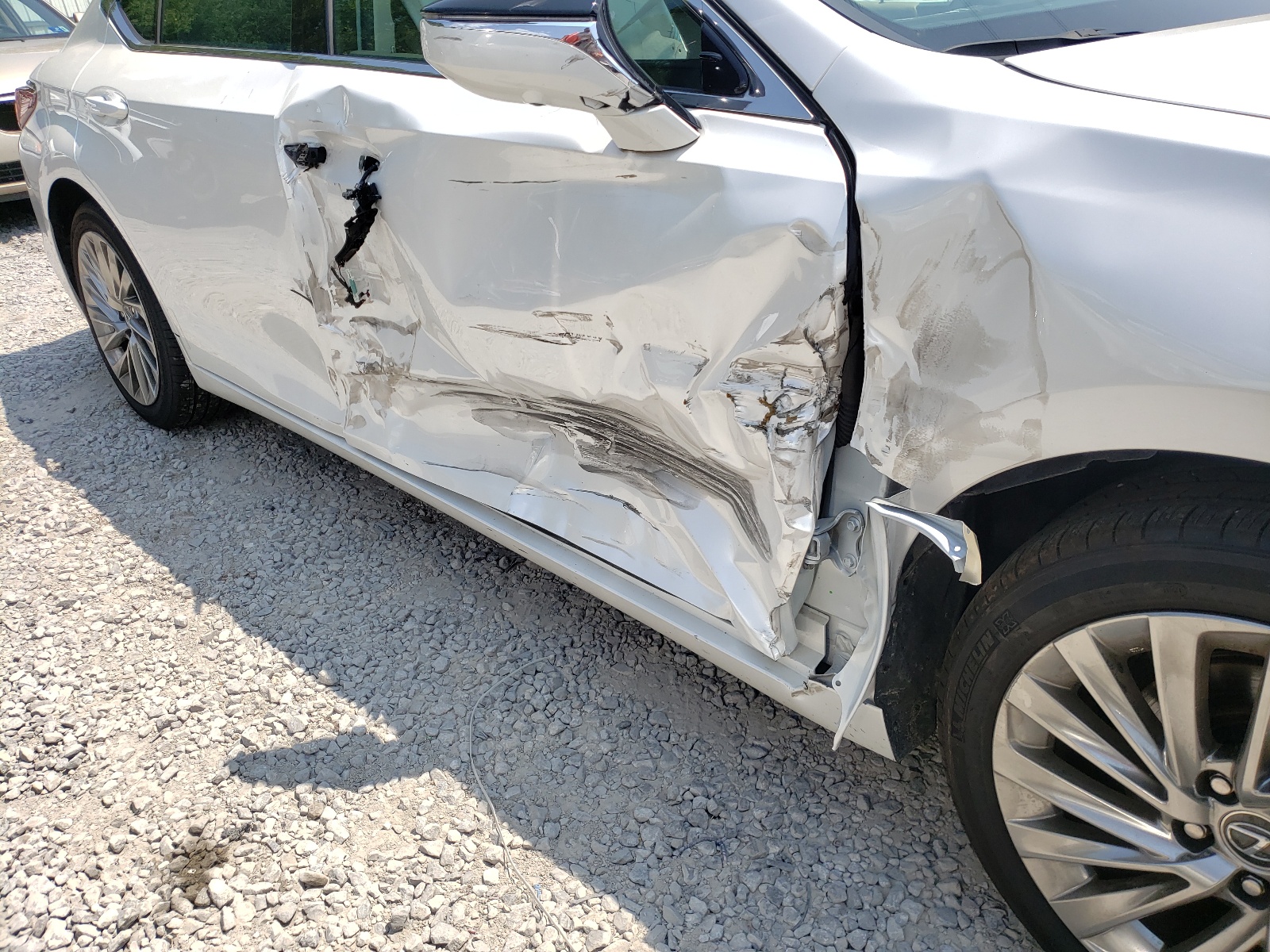 Photo 9 from auction – 2019 LEXUS ES 350 with VIN 58ABZ1B19KU003120