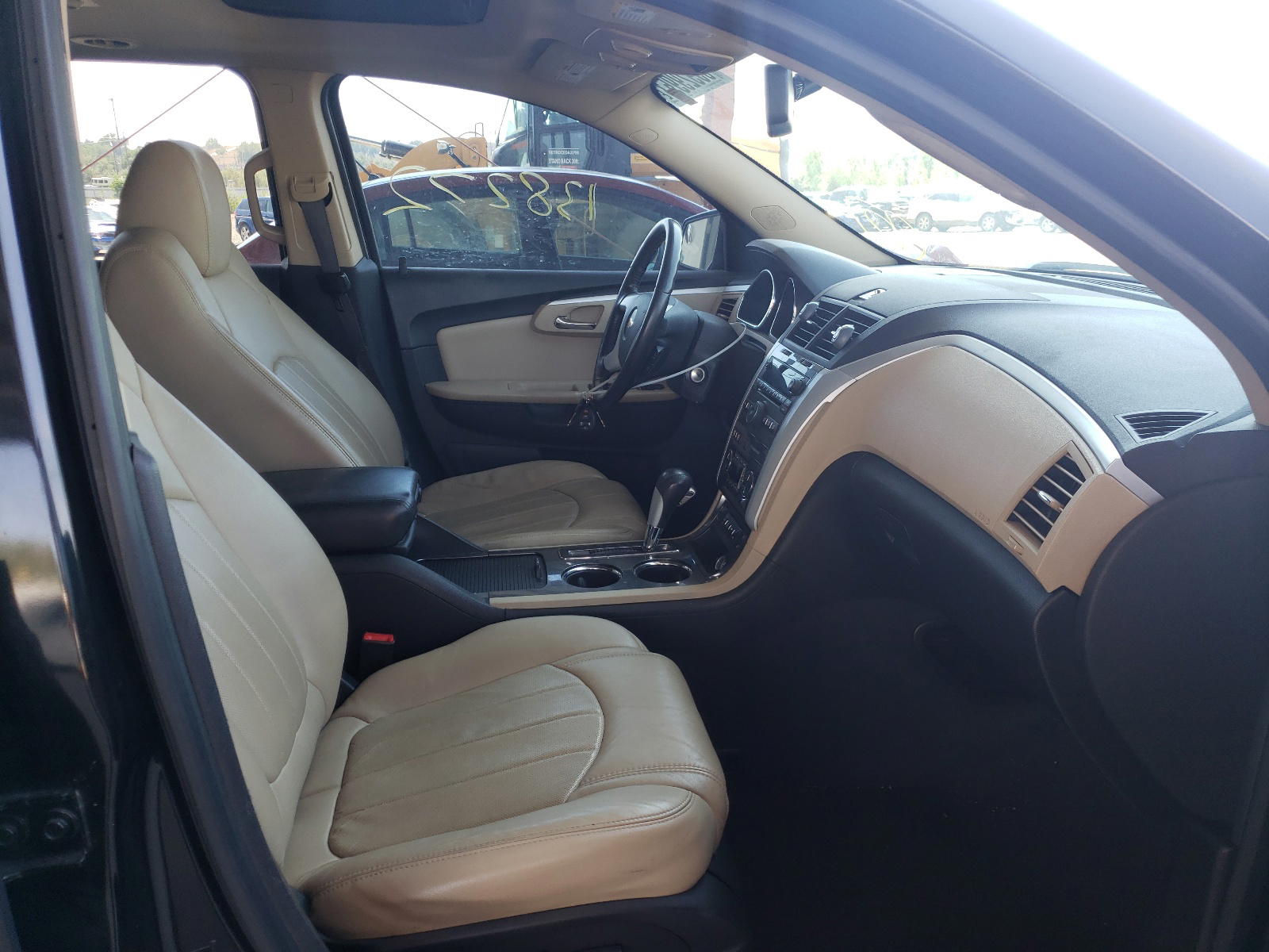 Photo 5 from auction – 2012 CHEVROLET TRAVERSE L with VIN 1GNKVLED9CJ219469