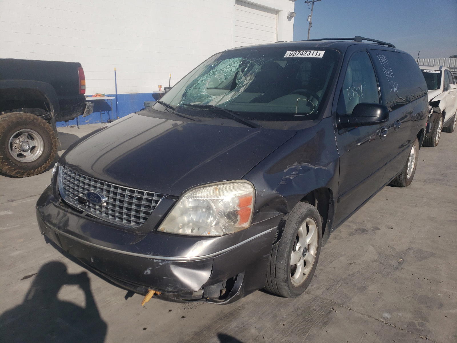 Photo 2 from auction – 2006 FORD FREESTAR S with VIN 2FMDA52256BA05434