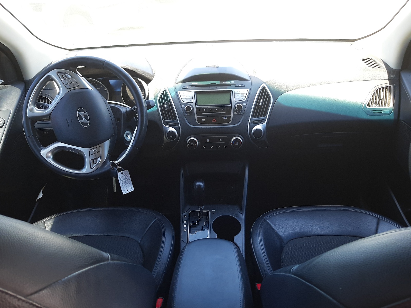 Photo 9 from auction – 2012 HYUNDAI TUCSON GLS with VIN KM8JU3AC3CU357443