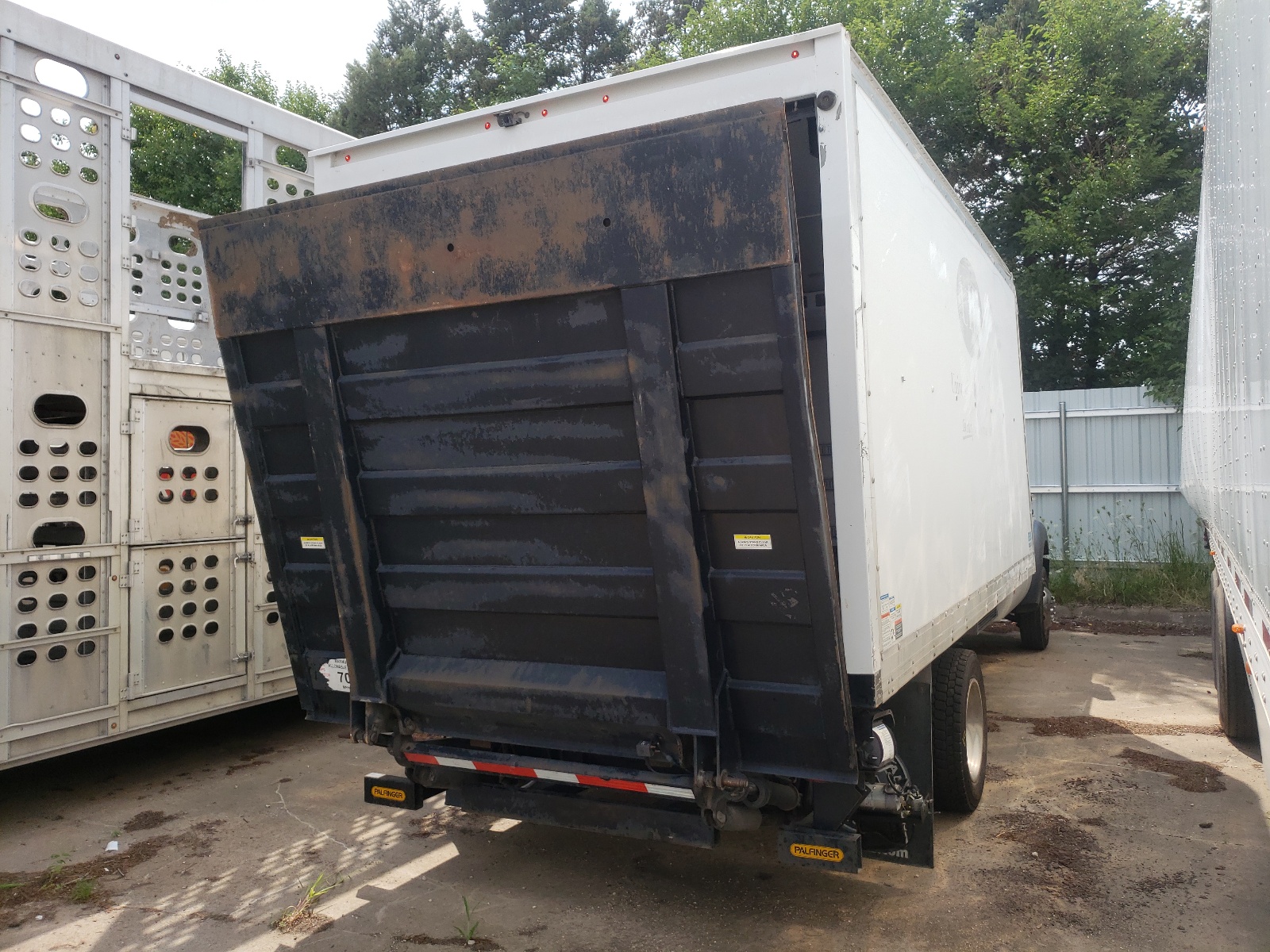 Photo 4 from auction – 2015 FORD F550 SUPER with VIN 1FDUF5GT0FEA49526