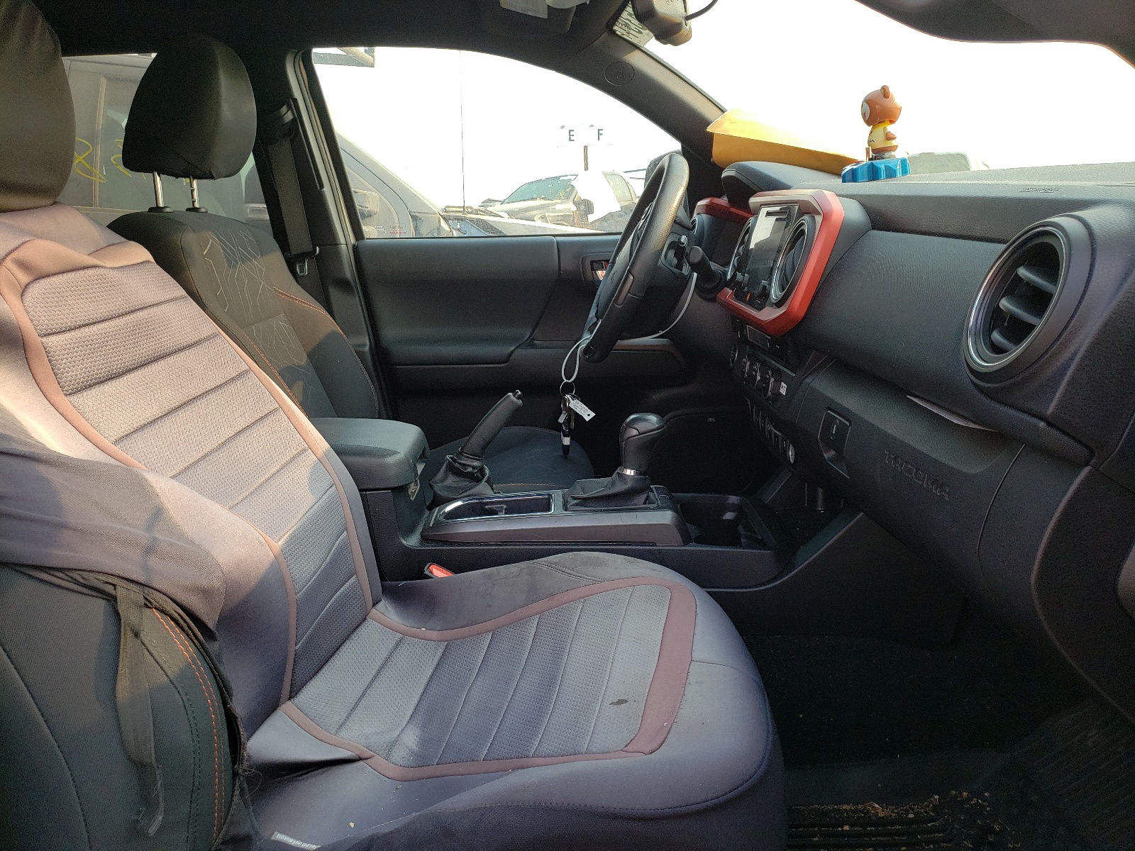 Photo 5 from auction – 2017 TOYOTA TACOMA DOU with VIN 3TMAZ5CN5HM041912