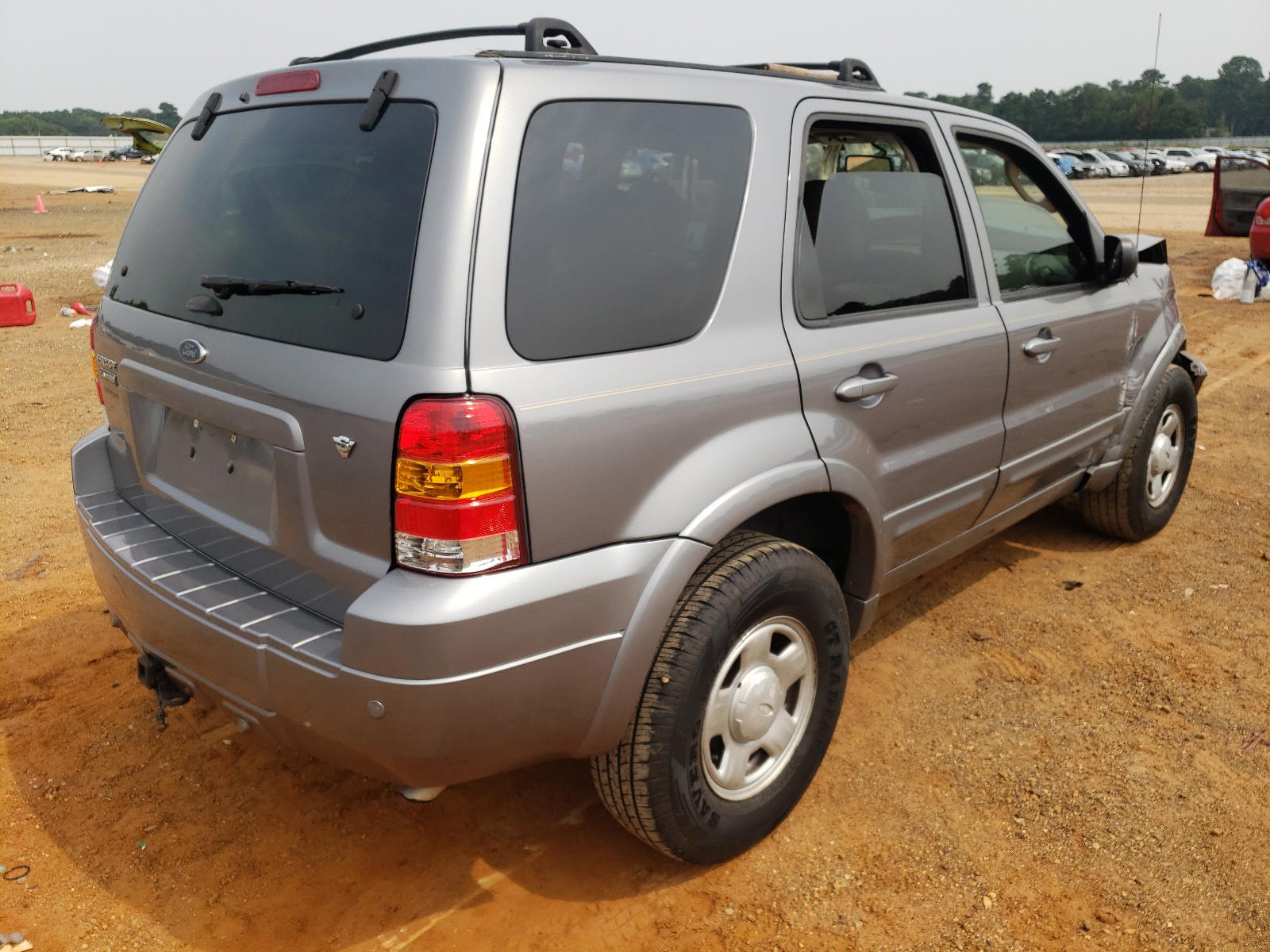 Photo 4 from auction – 2007 FORD ESCAPE LIM with VIN 1FMCU04157KB08113