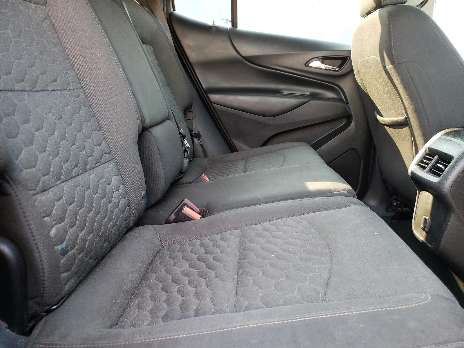 Photo 6 from auction – 2018 CHEVROLET EQUINOX LT with VIN 3GNAXJEV9JS528339