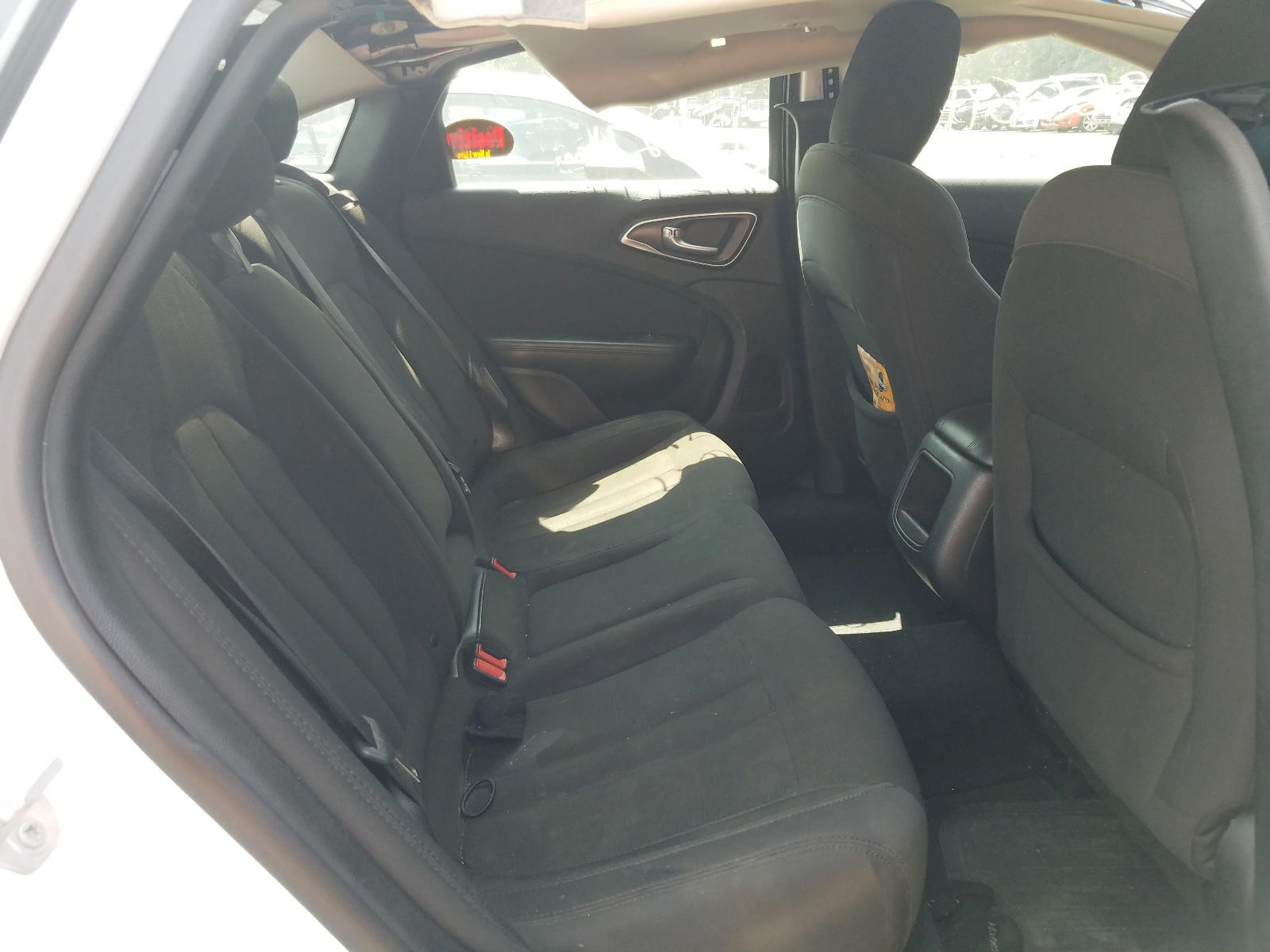 Photo 6 from auction – 2016 CHRYSLER 200 LIMITE with VIN 1C3CCCAB3GN157156