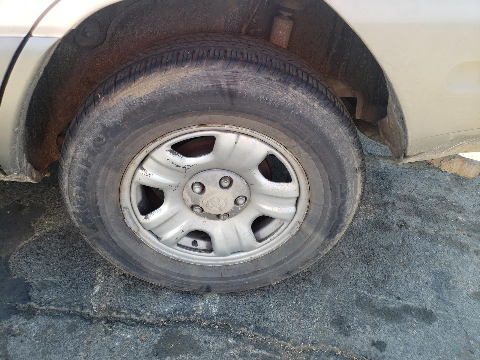 Photo 9 from auction – 2000 TOYOTA RAV4 with VIN JT3GP10V1Y0045167