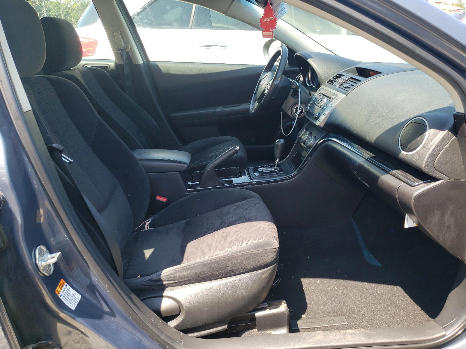 Photo 5 from auction – 2010 MAZDA 6 with VIN 1YVHZ8CHXA5M01384