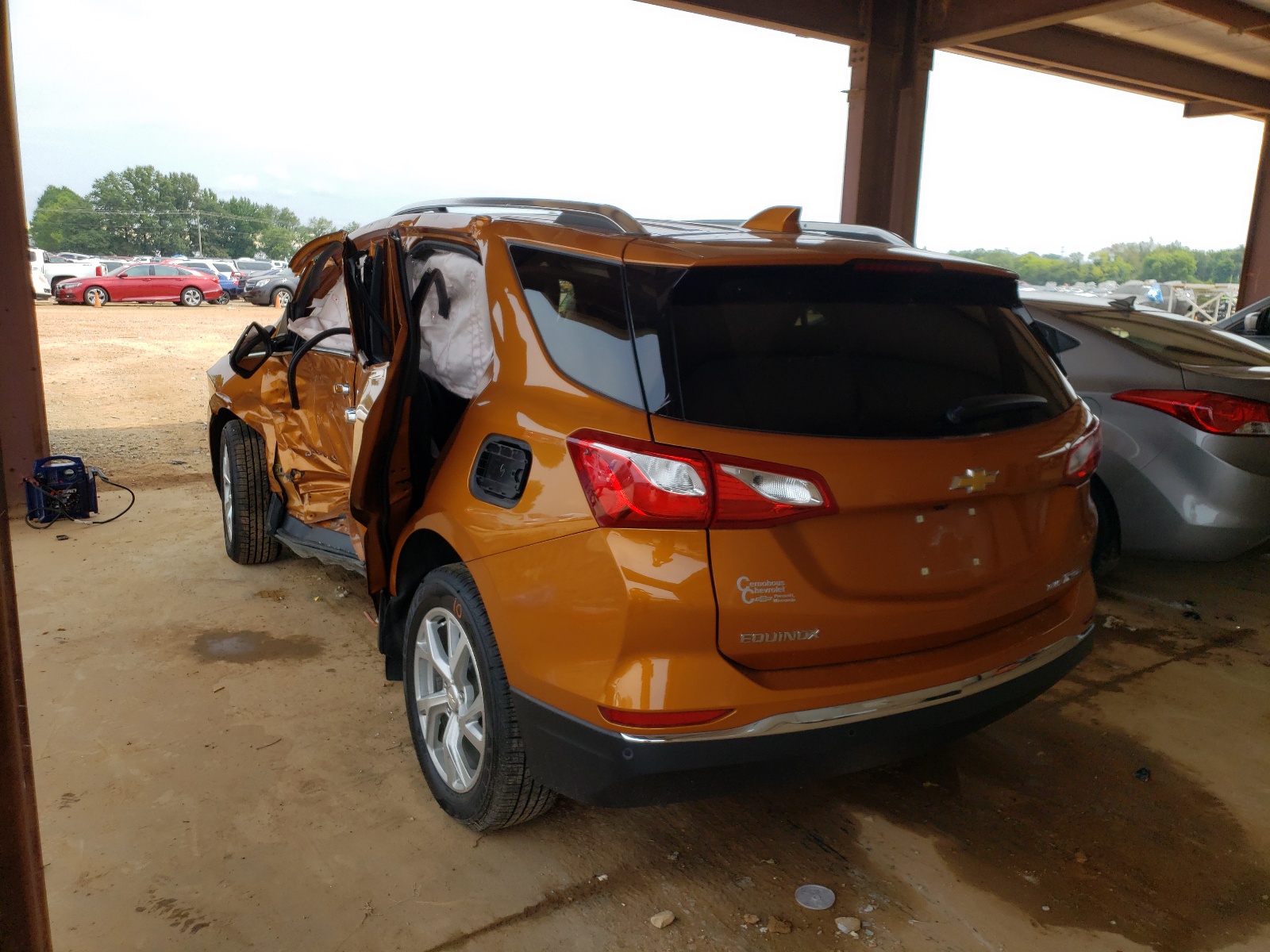Photo 3 from auction – 2018 CHEVROLET EQUINOX PR with VIN 2GNAXVEV7J6120234