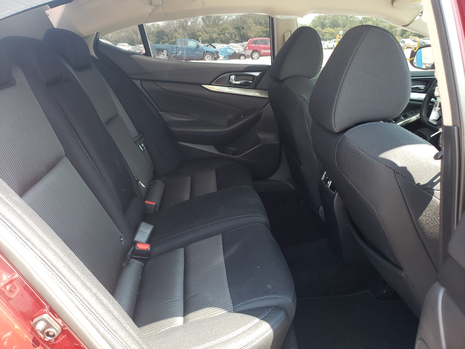 Photo 6 from auction – 2019 NISSAN MAXIMA S with VIN 1N4AA6AV0KC379037