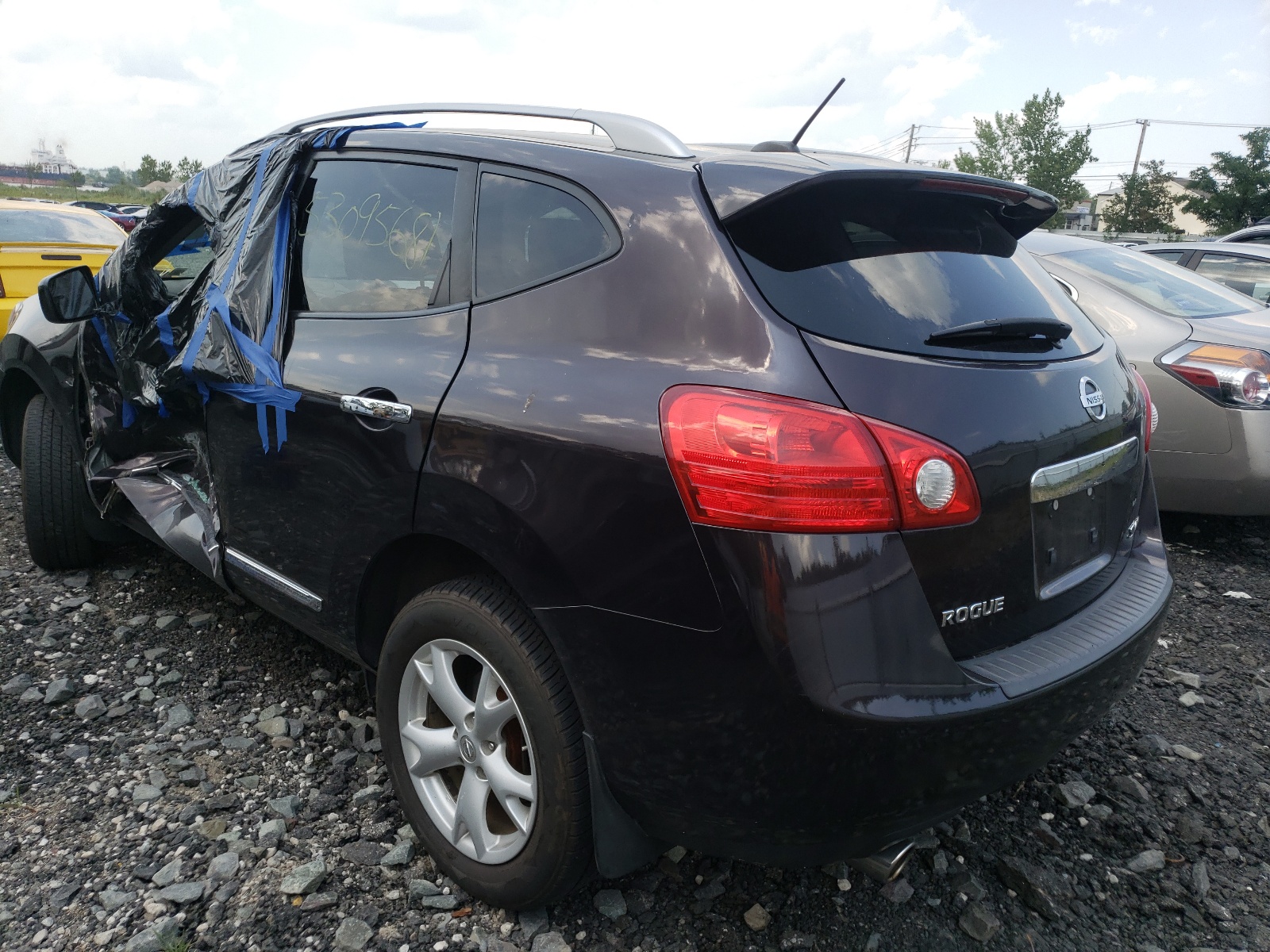 Photo 3 from auction – 2011 NISSAN ROGUE S with VIN JN8AS5MV0BW299365