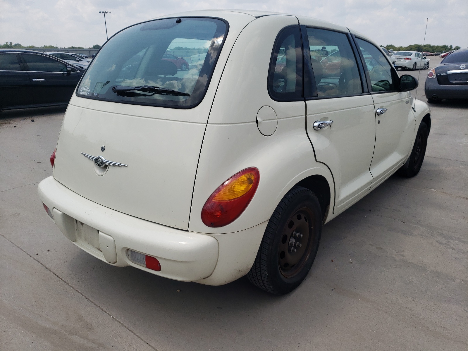 Photo 4 from auction – 2005 CHRYSLER PT CRUISER with VIN 3C4FY48B85T515516