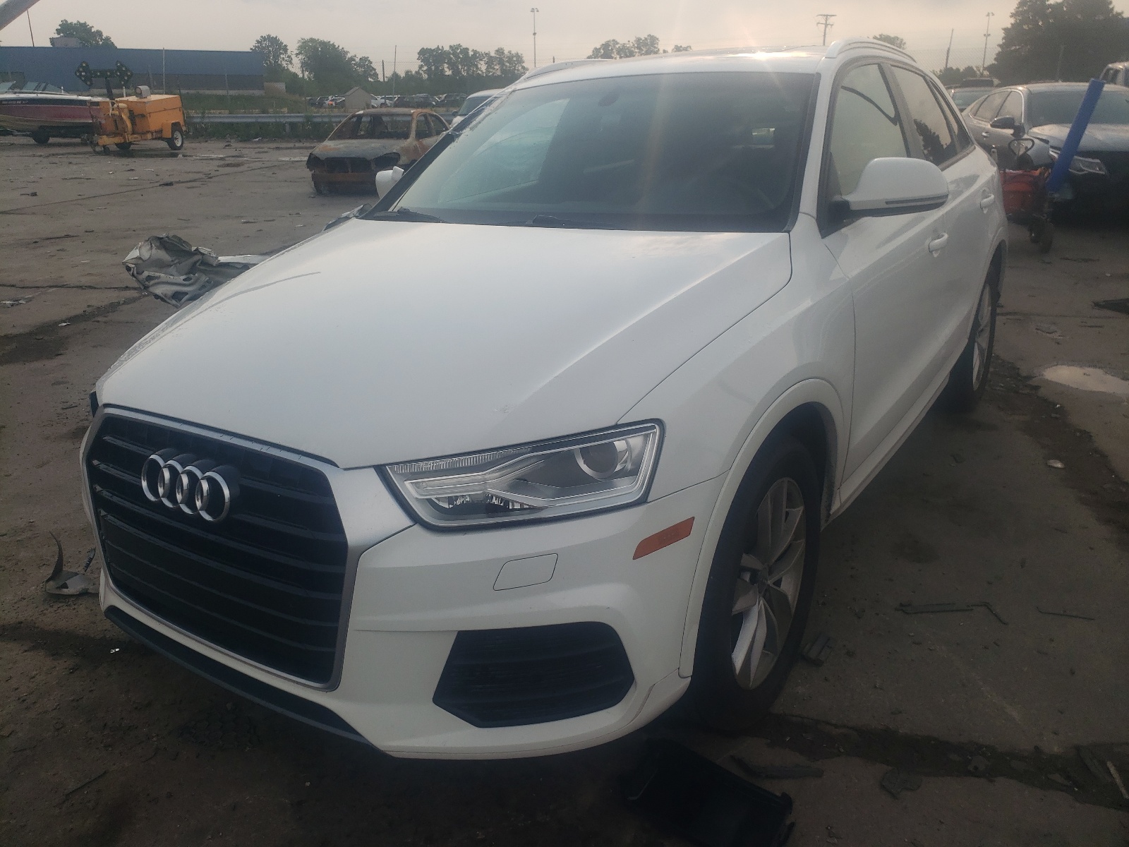 Zdjęcie 2 z aukcji – 2017 AUDI Q3 PREMIUM z VIN WA1BCCFS1HR005767