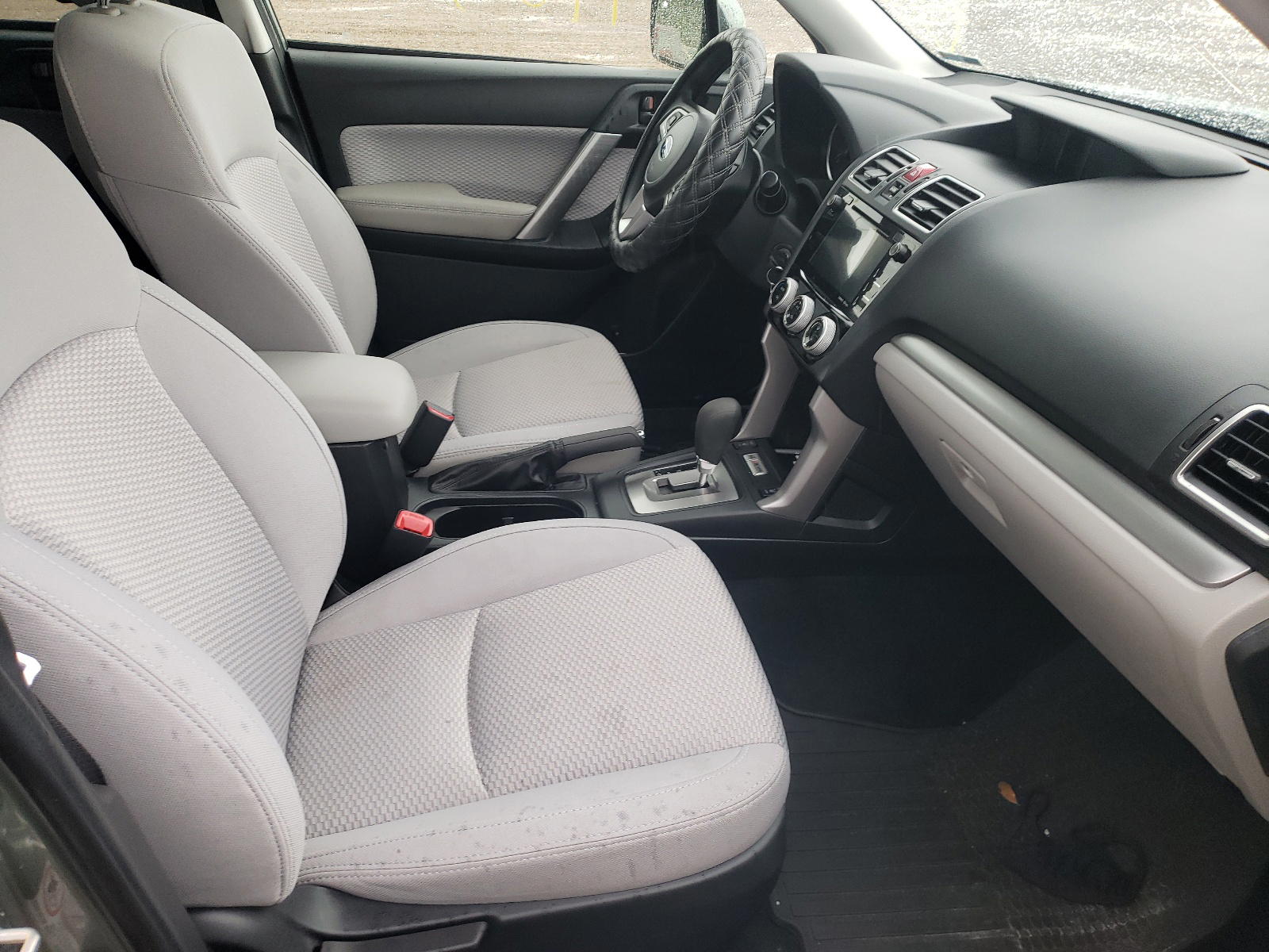 Photo 5 from auction – 2018 SUBARU FORESTER with VIN JF2SJAECXJH569277
