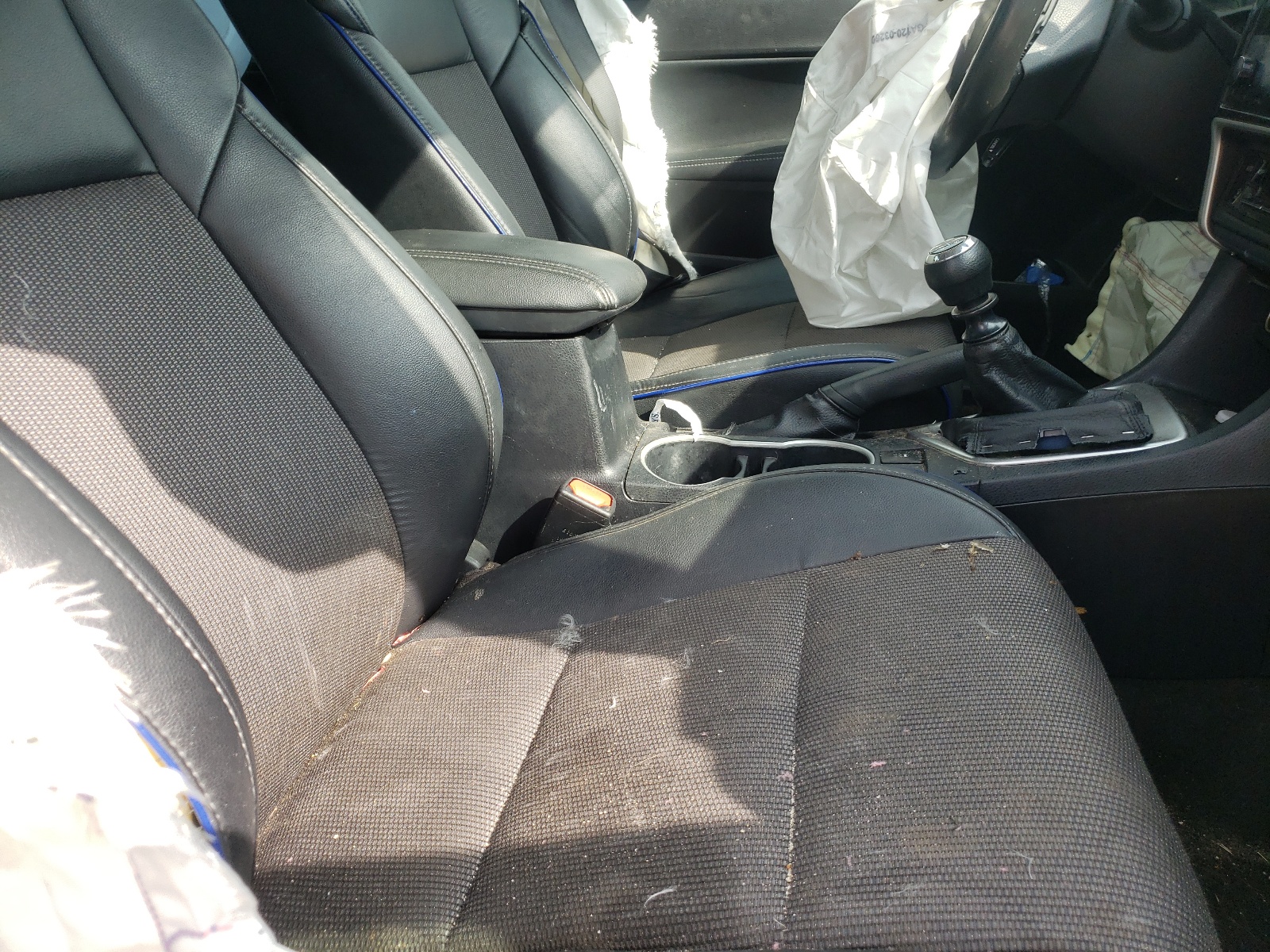 Photo 5 from auction – 2017 TOYOTA COROLLA L with VIN 2T1BURHE7HC795633