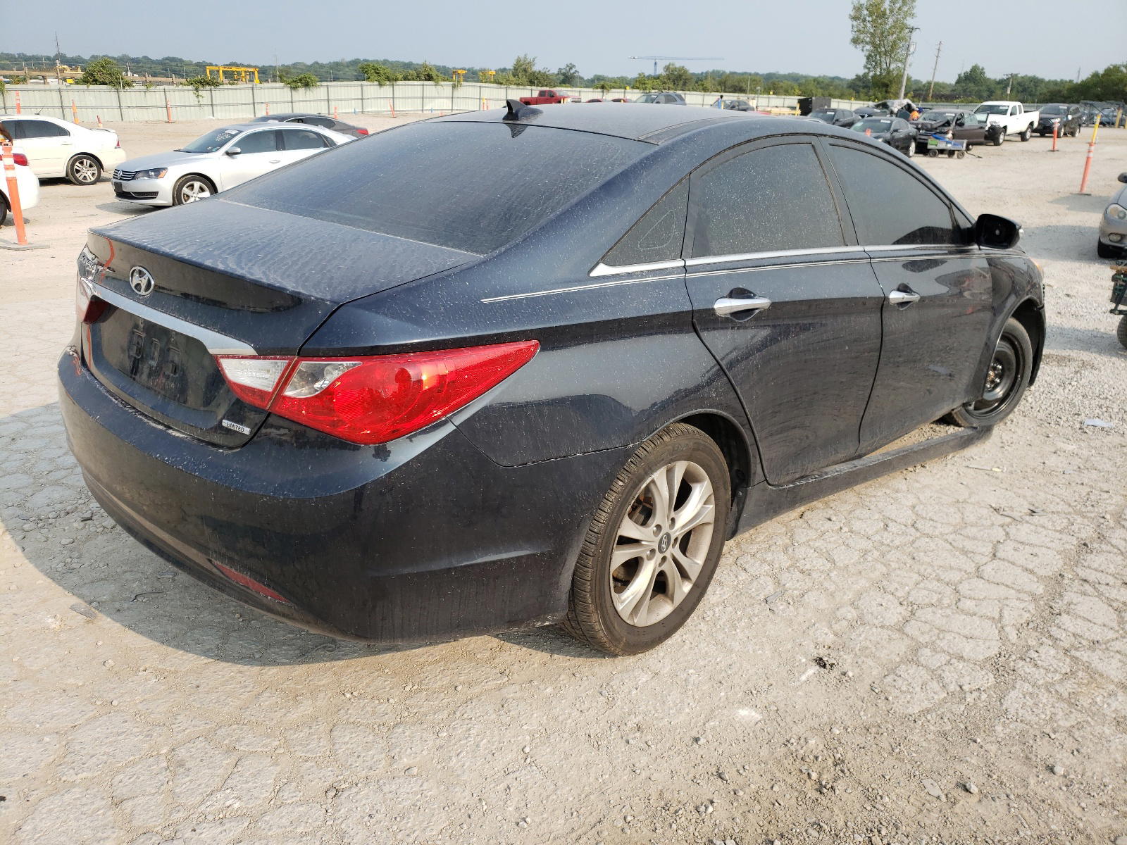 Photo 4 from auction – 2012 HYUNDAI SONATA SE with VIN 5NPEC4AC9CH347685