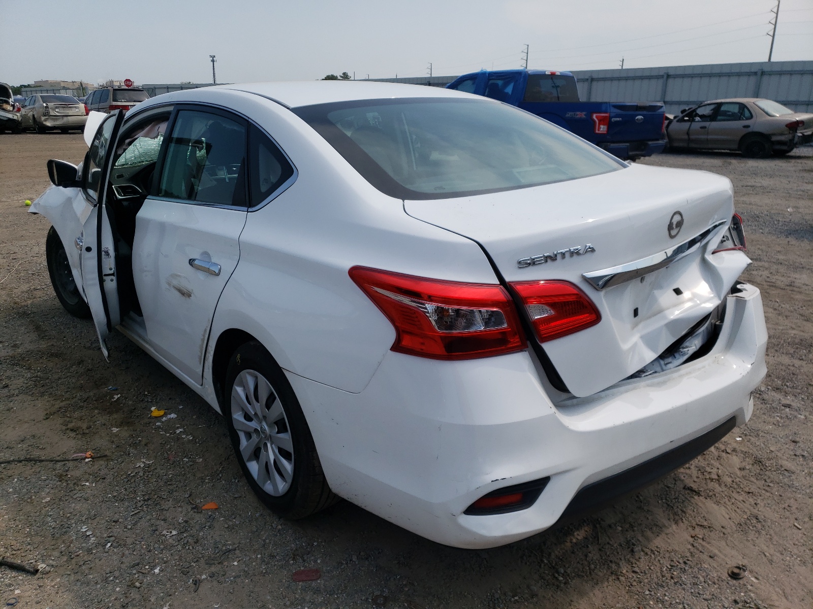 Photo 3 from auction – 2017 NISSAN SENTRA S with VIN 3N1AB7AP1HY378450