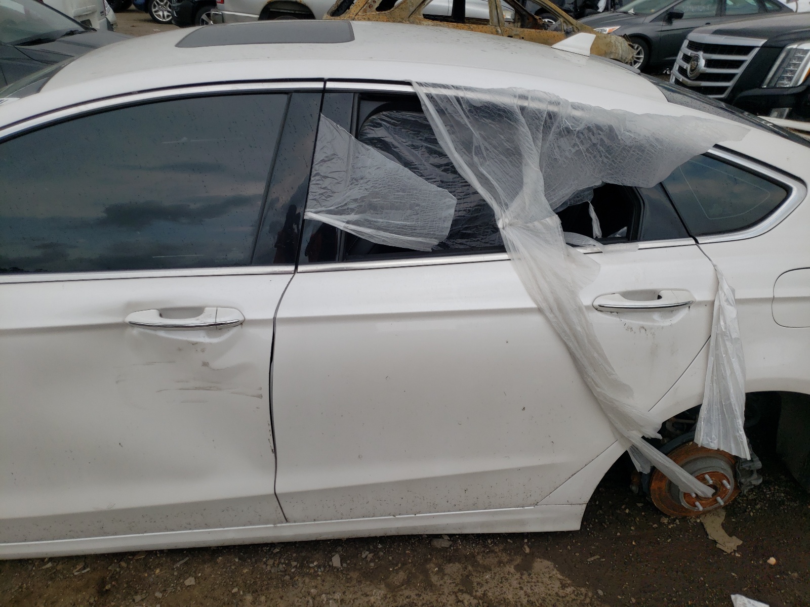Photo 9 from auction – 2019 FORD FUSION TIT with VIN 3FA6P0RU0KR273640