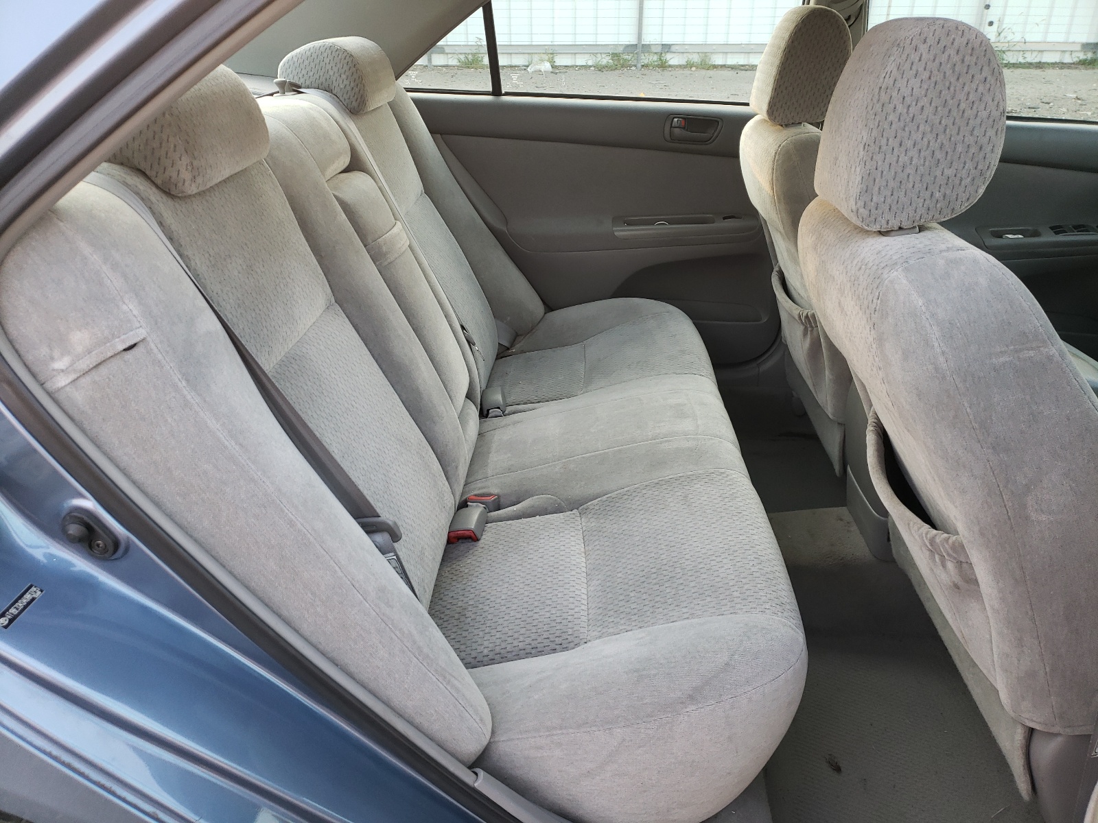 Photo 6 from auction – 2004 TOYOTA CAMRY LE with VIN 4T1BE32K04U883795