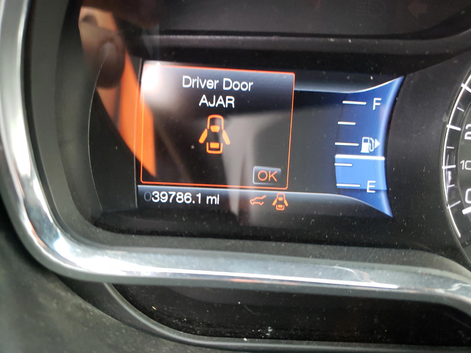Photo 8 from auction – 2014 LINCOLN MKT with VIN 2L1MJ5LK3EBL57457
