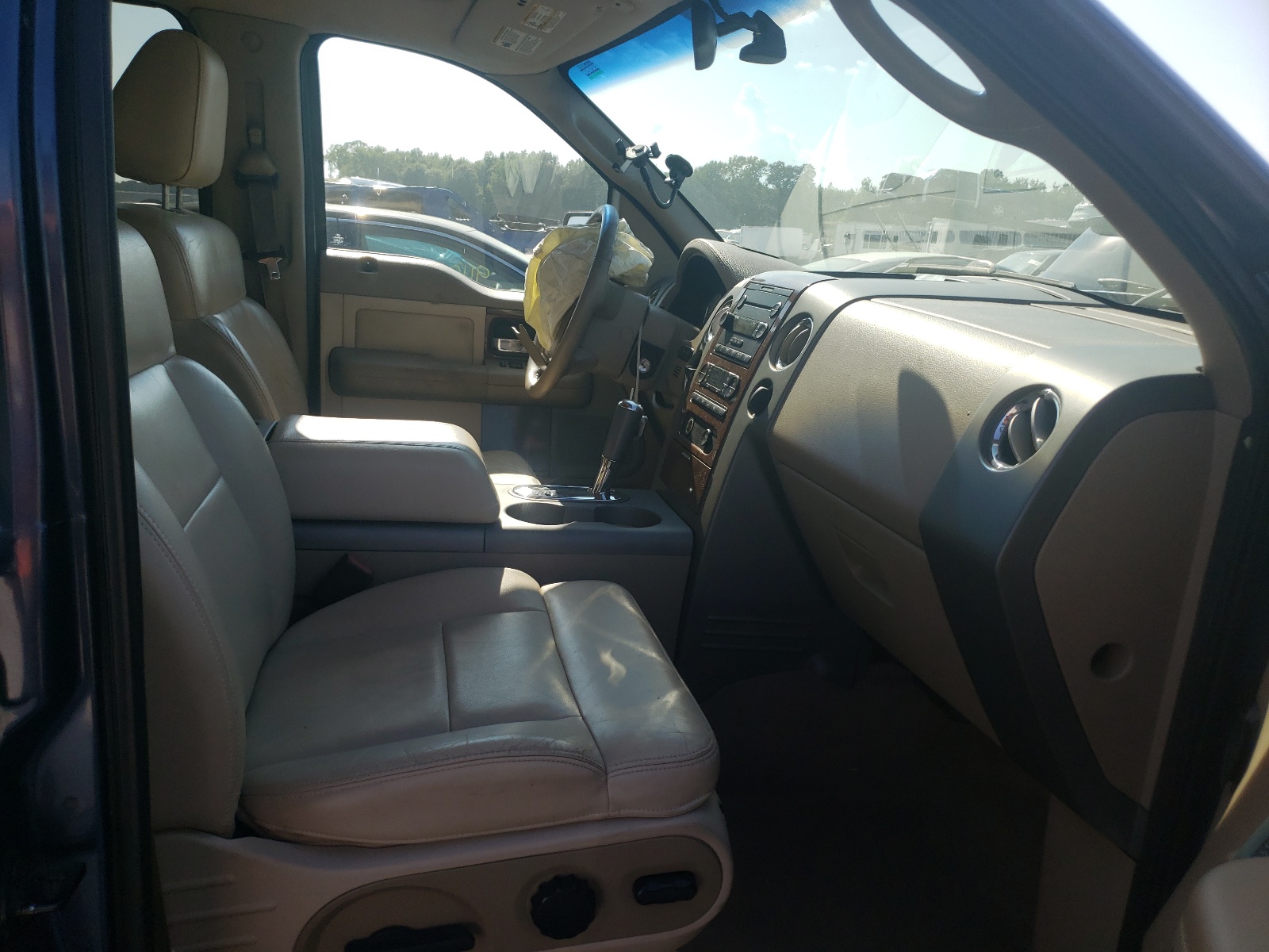 Photo 5 from auction – 2004 FORD F150 SUPER with VIN 1FTPW12594KD07463