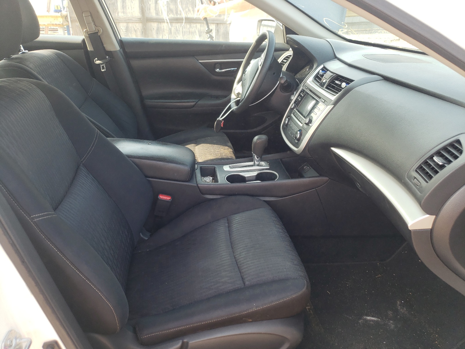 Photo 5 from auction – 2017 NISSAN ALTIMA 2.5 with VIN 1N4AL3AP5HN349930