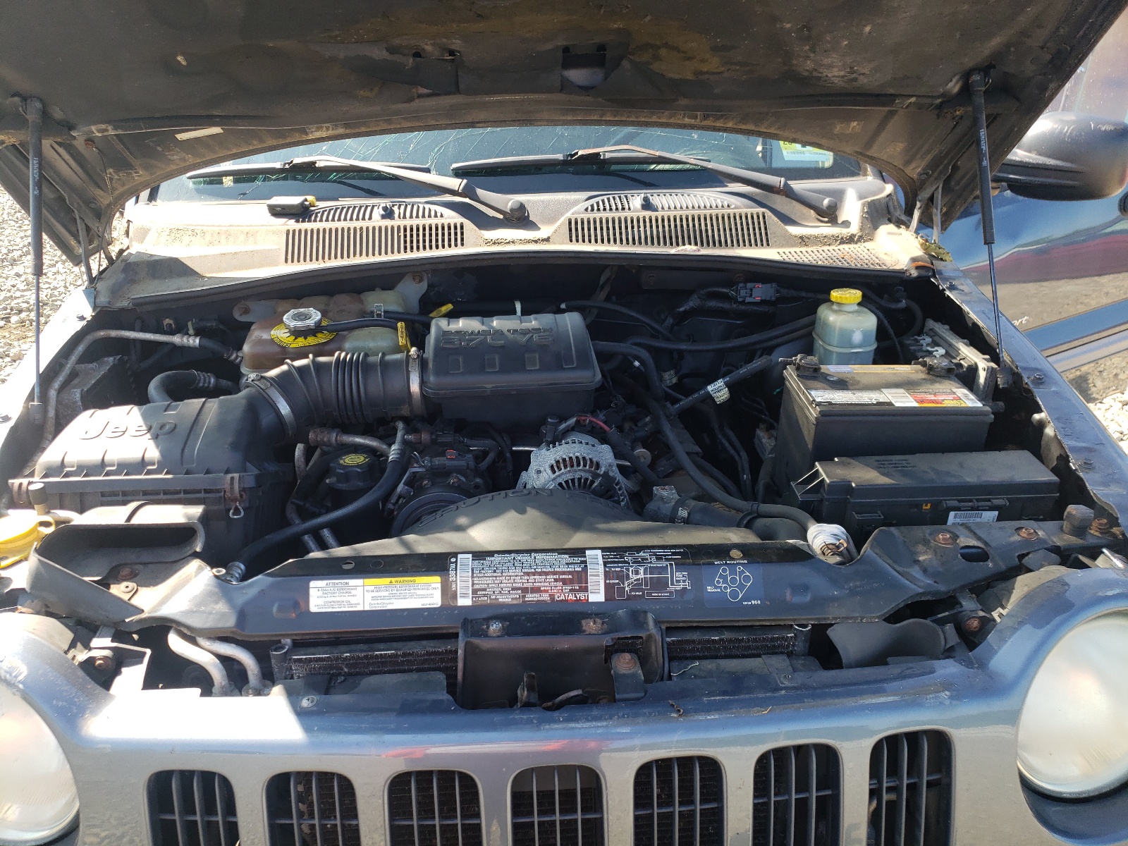 Photo 7 from auction – 2002 JEEP LIBERTY SP with VIN 1J4GL48K22W256637