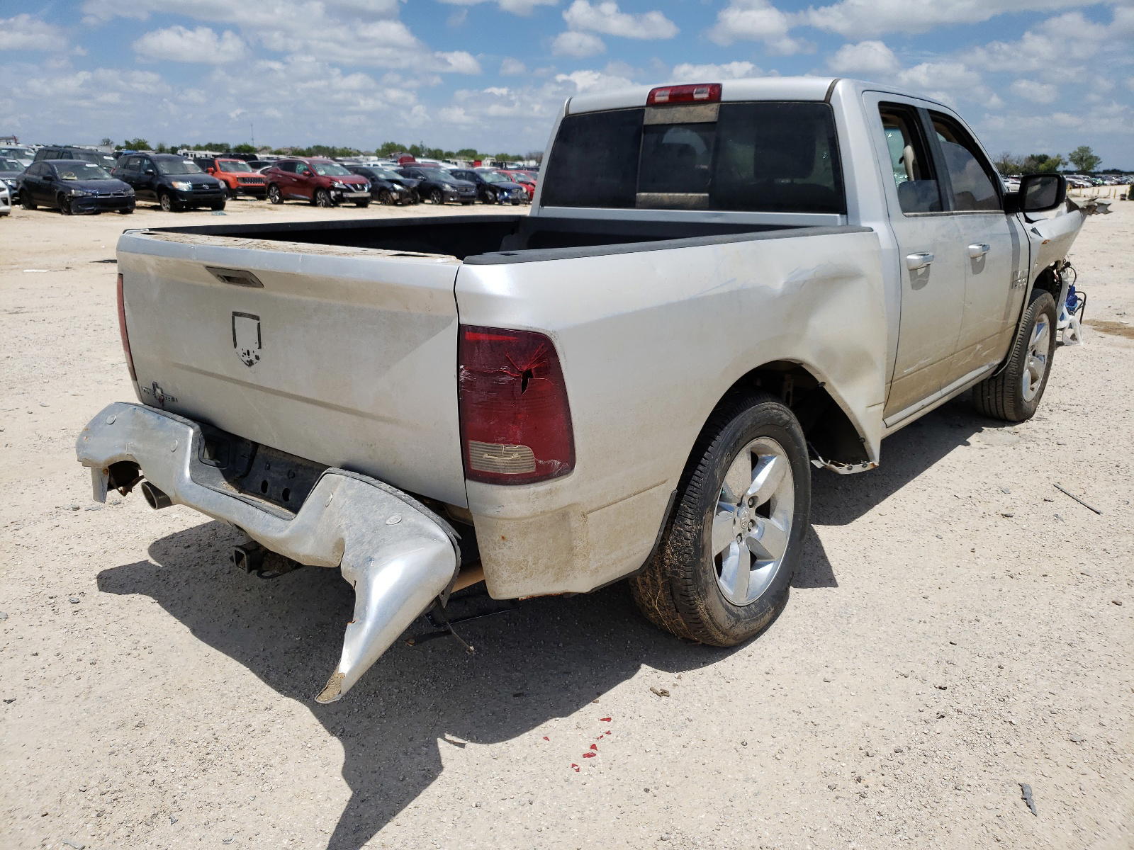 Photo 4 from auction – 2015 RAM 1500 SLT with VIN 1C6RR6GT1FS547461