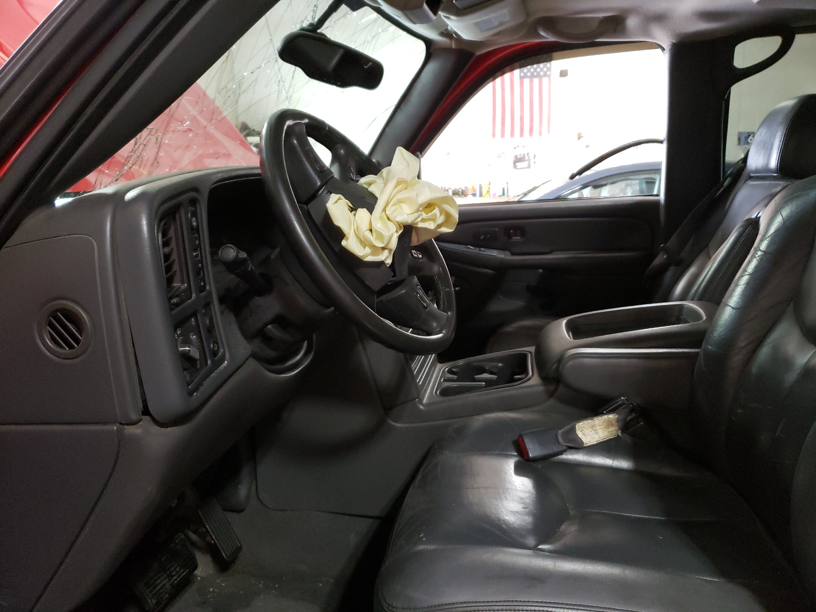 Photo 5 from auction – 2004 CHEVROLET AVALANCHE with VIN 3GNEK12T74G191258