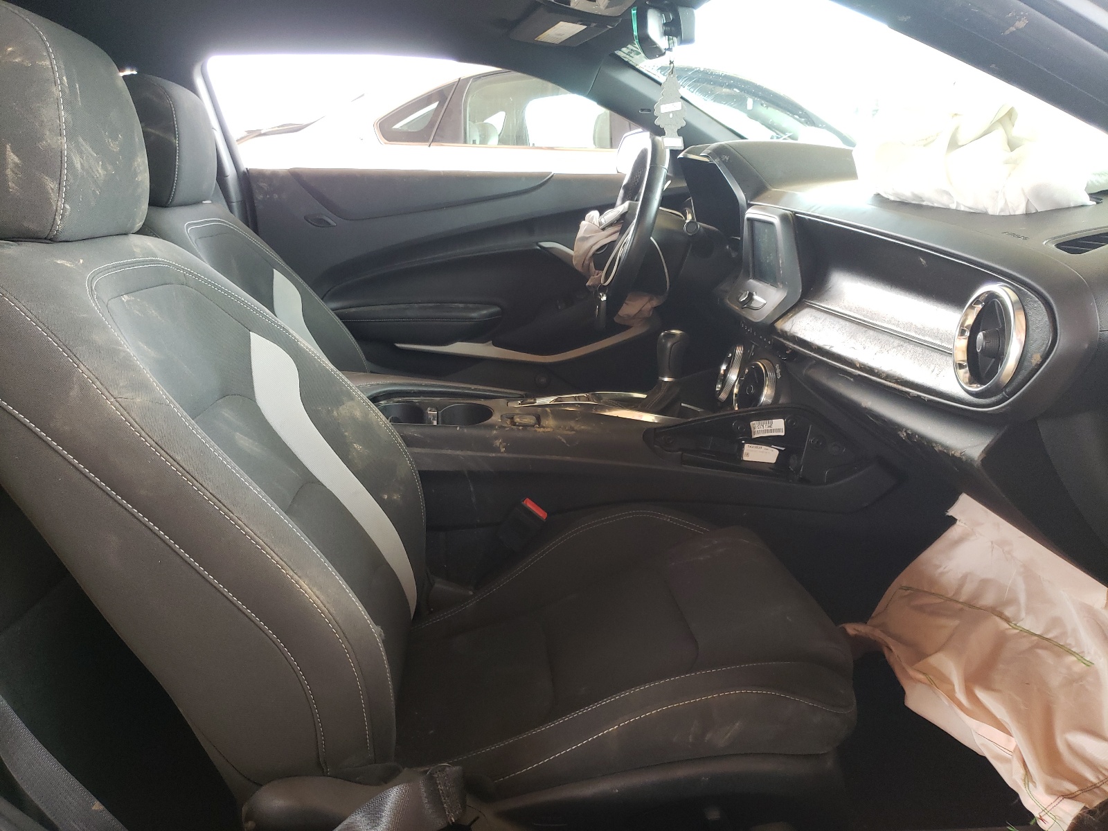 Photo 5 from auction – 2018 CHEVROLET CAMARO LS with VIN 1G1FA1RX7J0189320