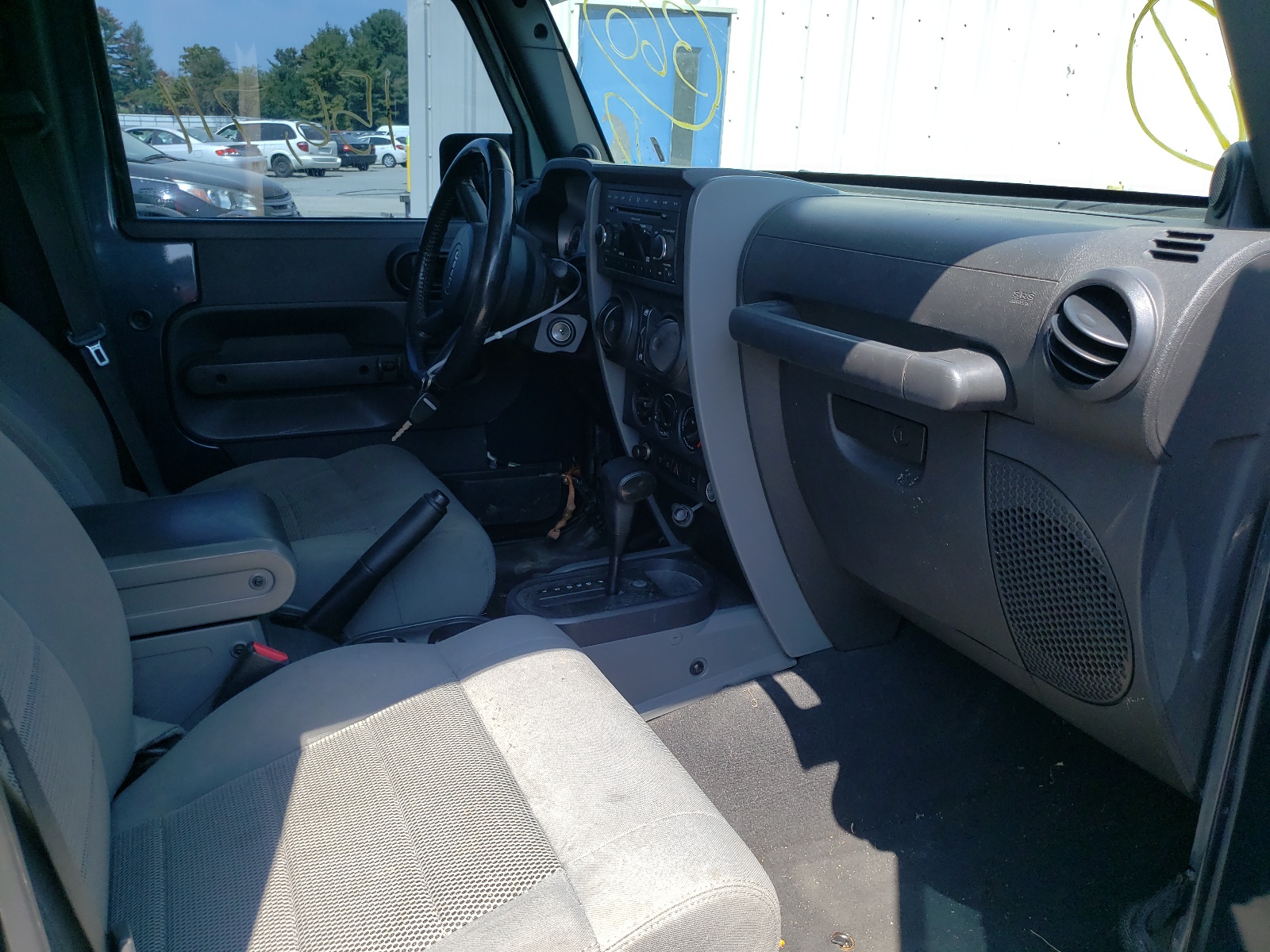 Photo 5 from auction – 2008 JEEP WRANGLER U with VIN 1J8GA69198L600884