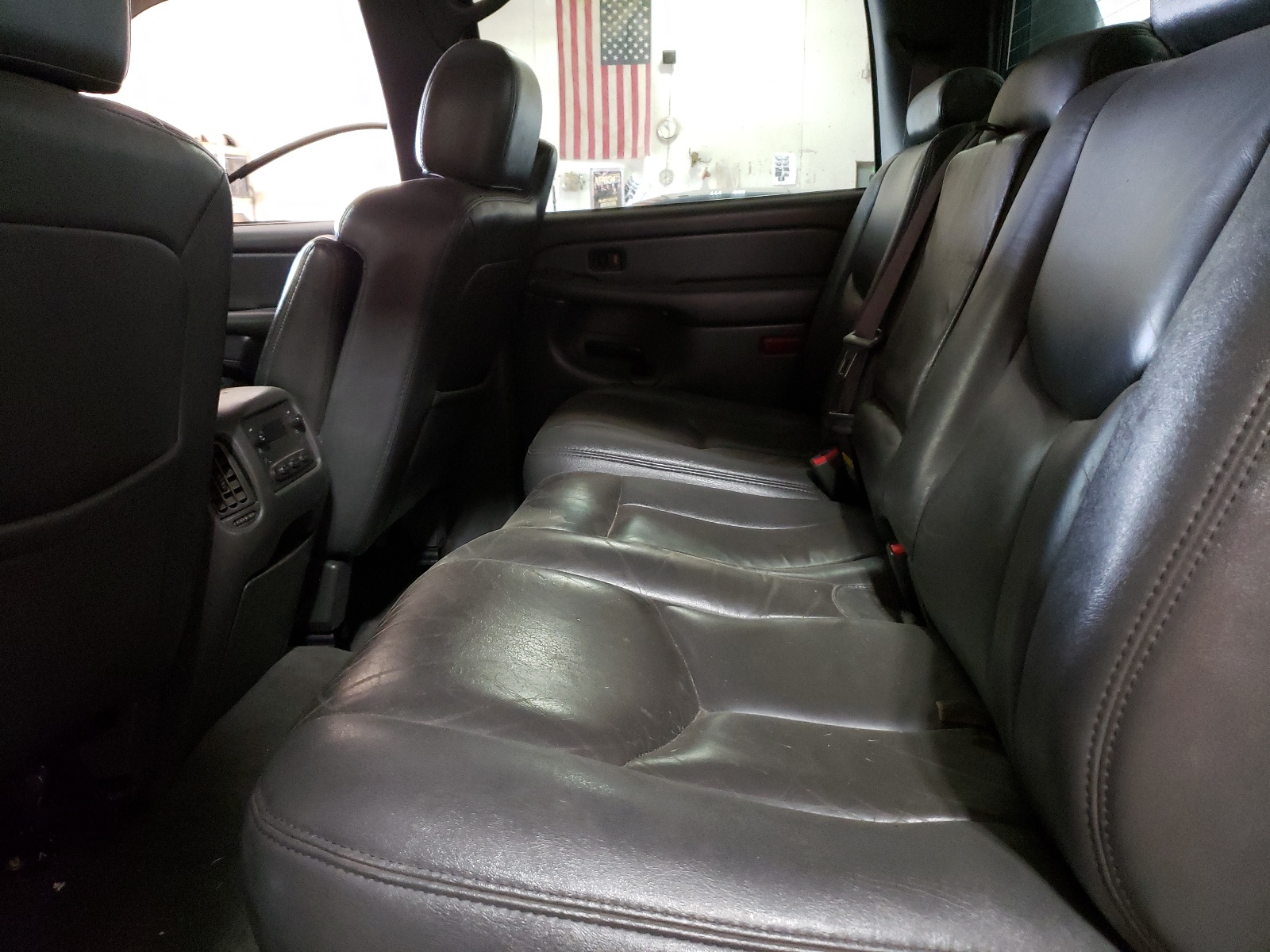 Photo 6 from auction – 2004 CHEVROLET AVALANCHE with VIN 3GNEK12T74G191258