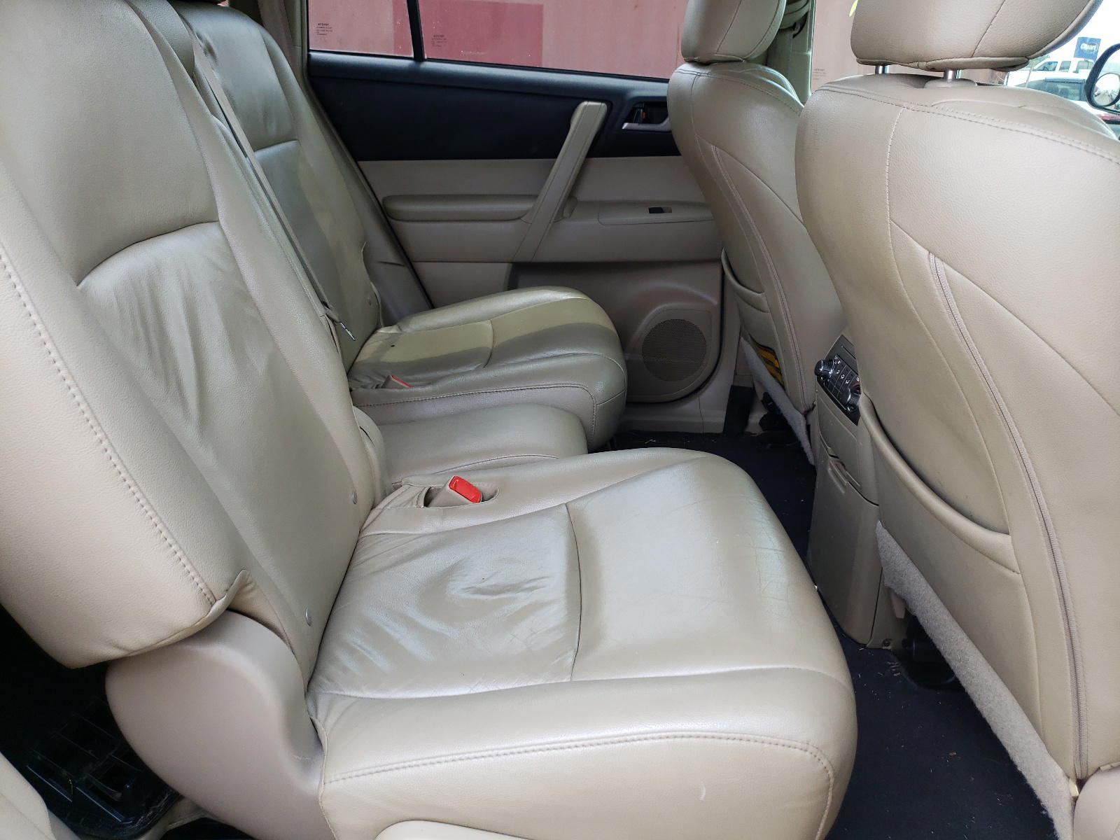 Photo 6 from auction – 2013 TOYOTA HIGHLANDER with VIN 5TDZA3EH1DS043155