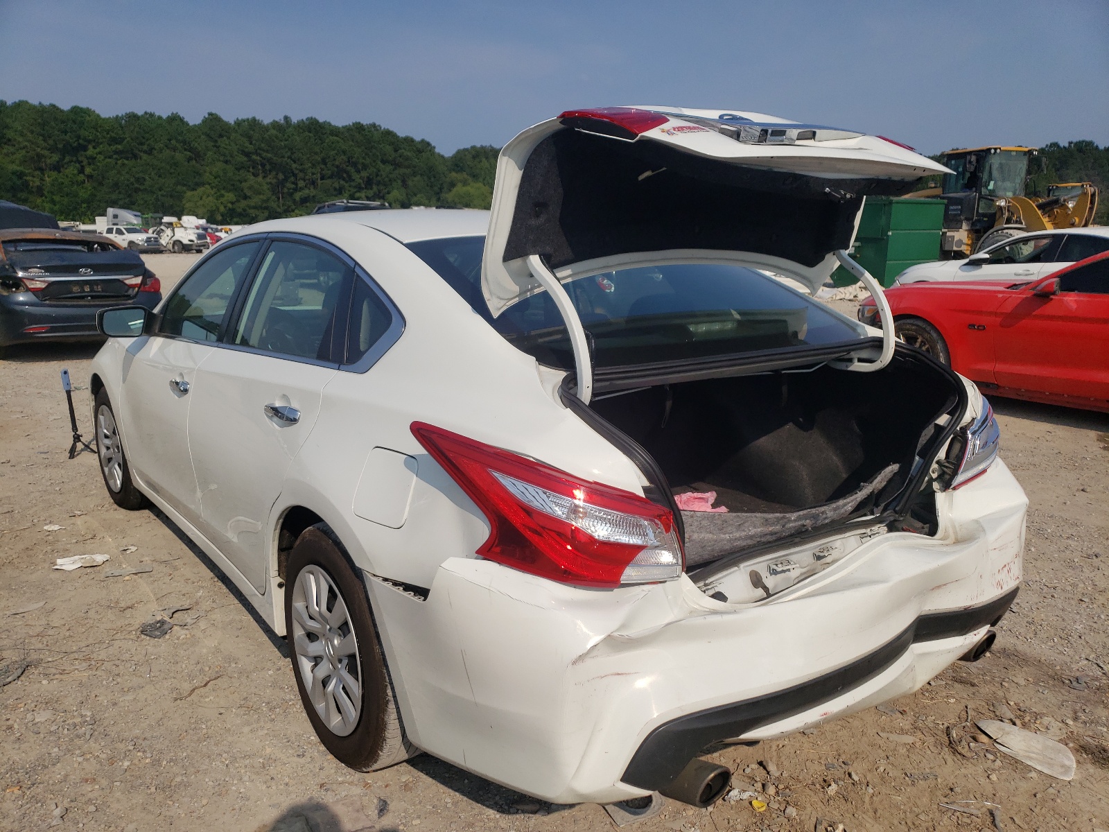 Photo 3 from auction – 2017 NISSAN ALTIMA 2.5 with VIN 1N4AL3AP5HN349930