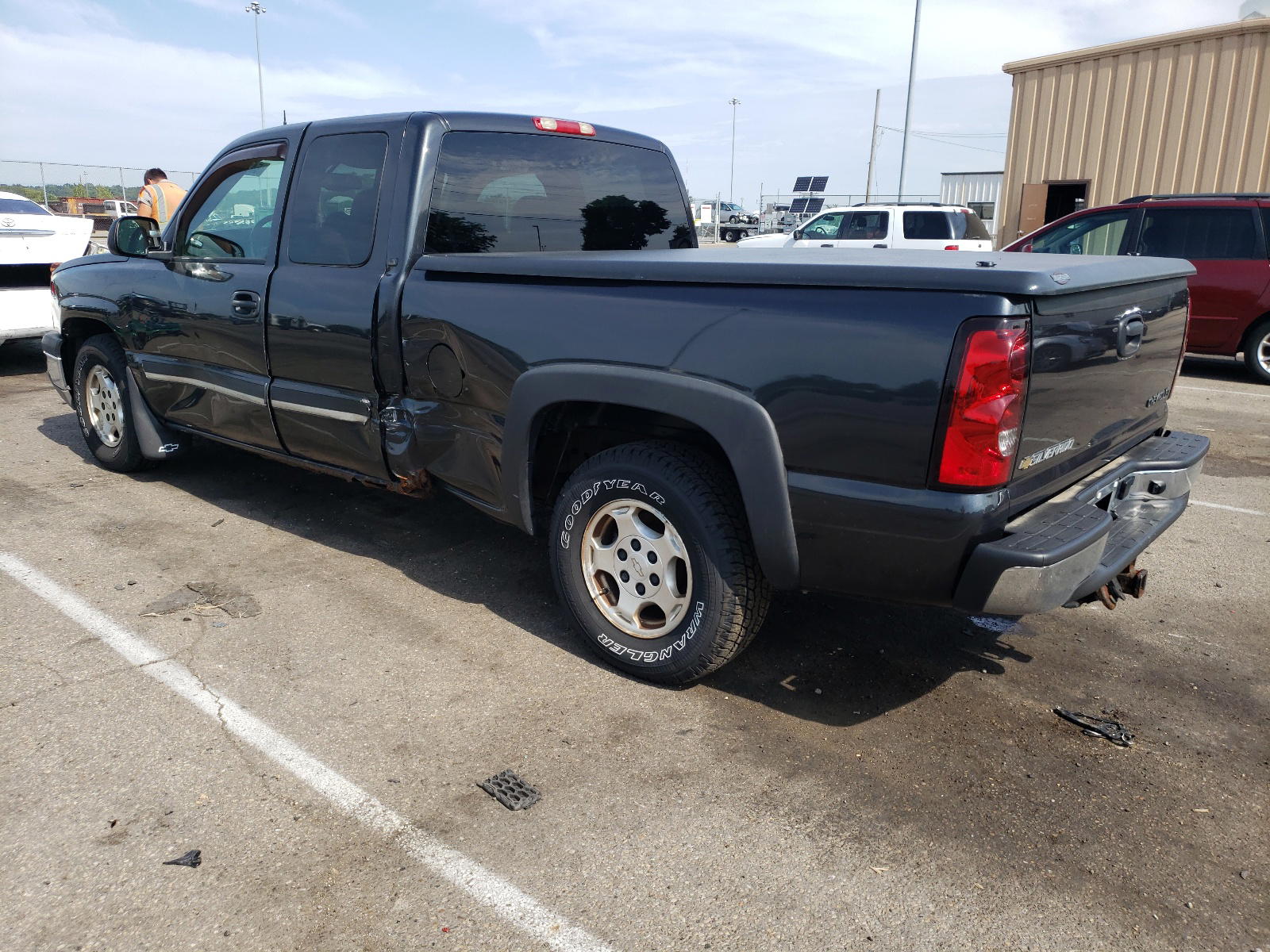 Photo 3 from auction – 2004 CHEVROLET SILVERADO with VIN 2GCEC19T241100062