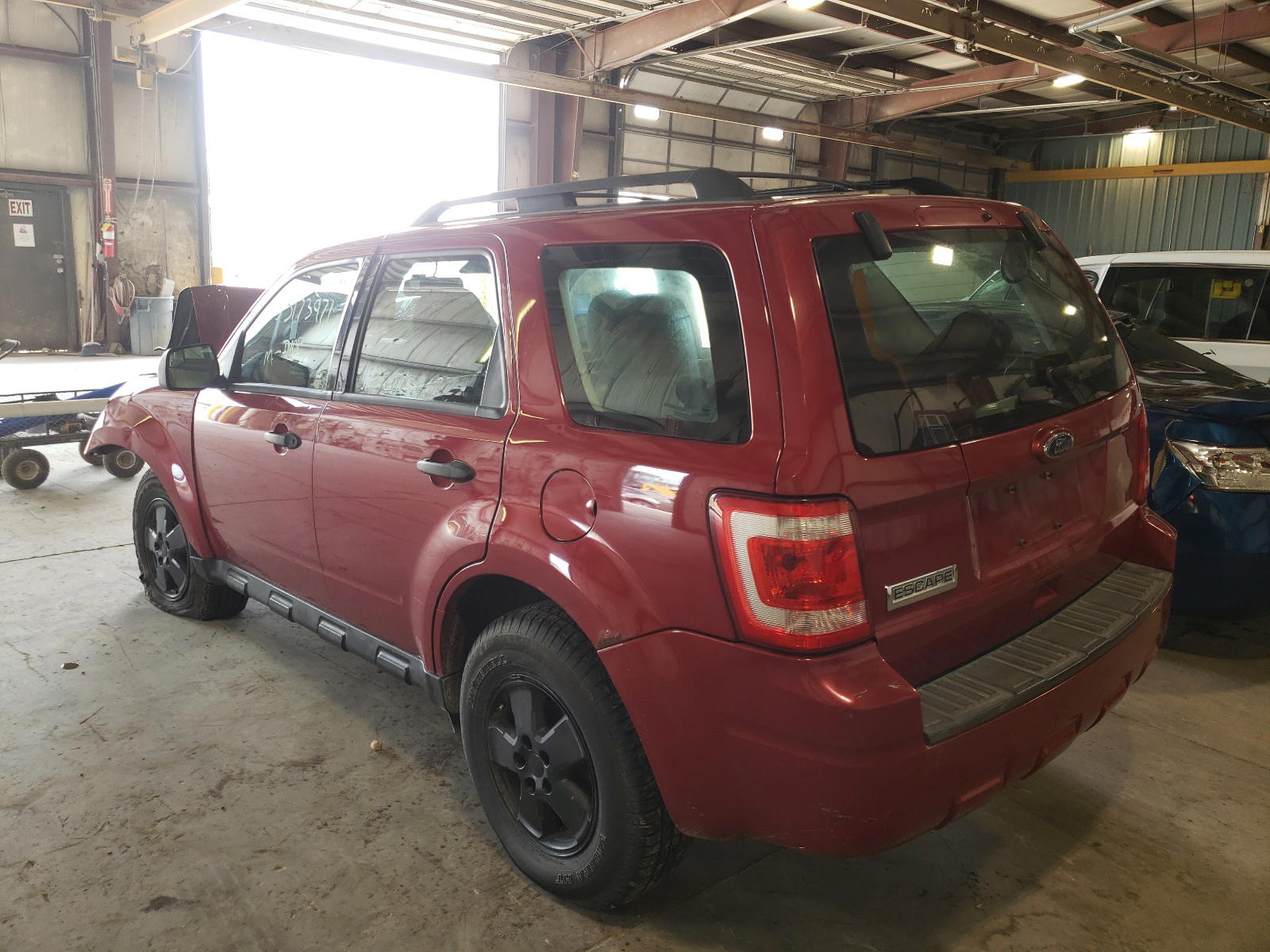 Photo 3 from auction – 2011 FORD ESCAPE XLS with VIN 1FMCU0C73BKB75291