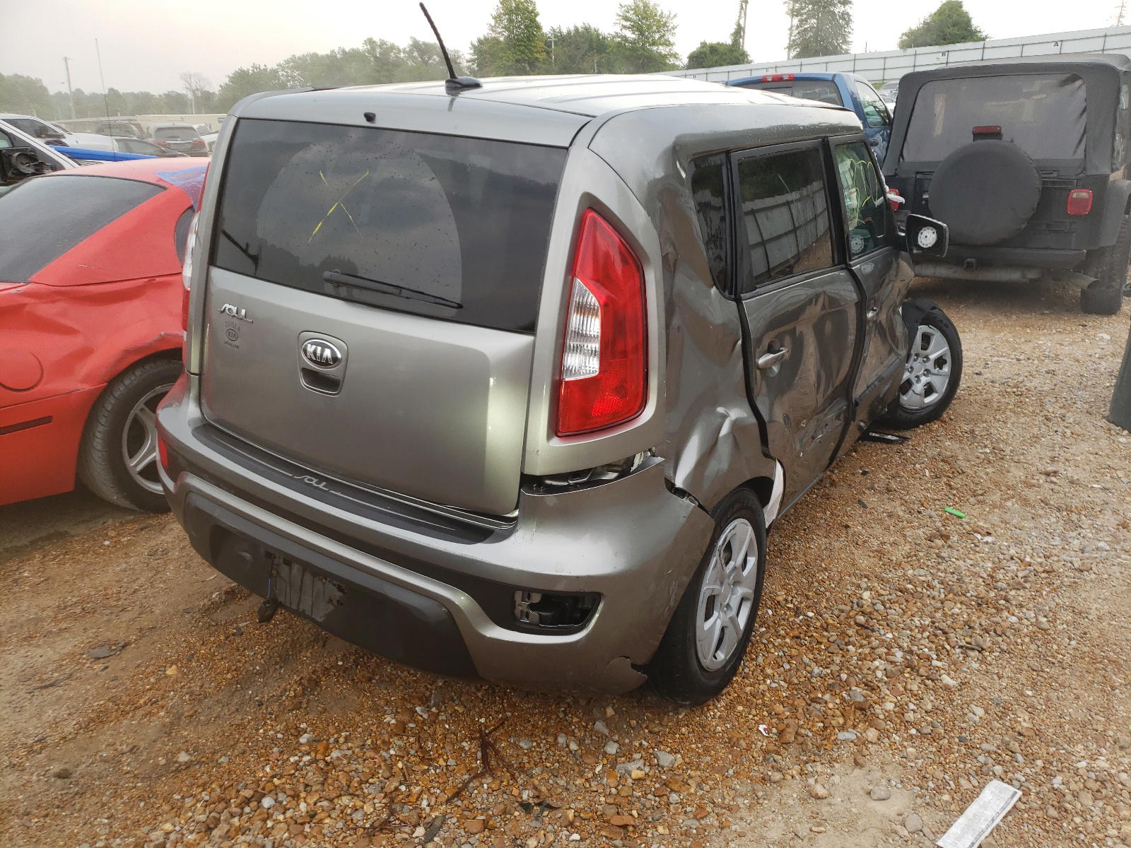 Photo 4 from auction – 2013 KIA SOUL with VIN KNDJT2A54D7525934